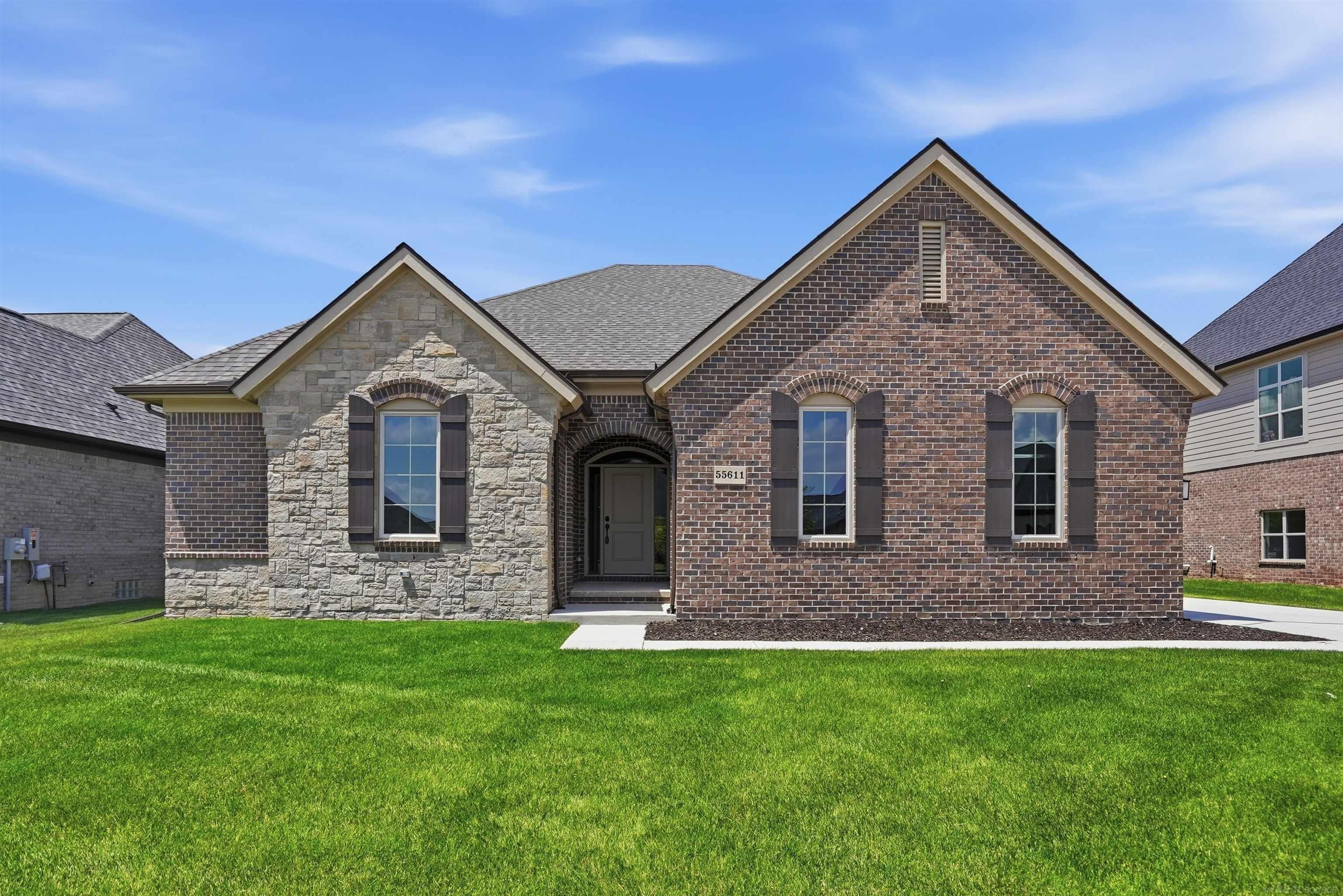 55611 Bay Oaks Court — photo