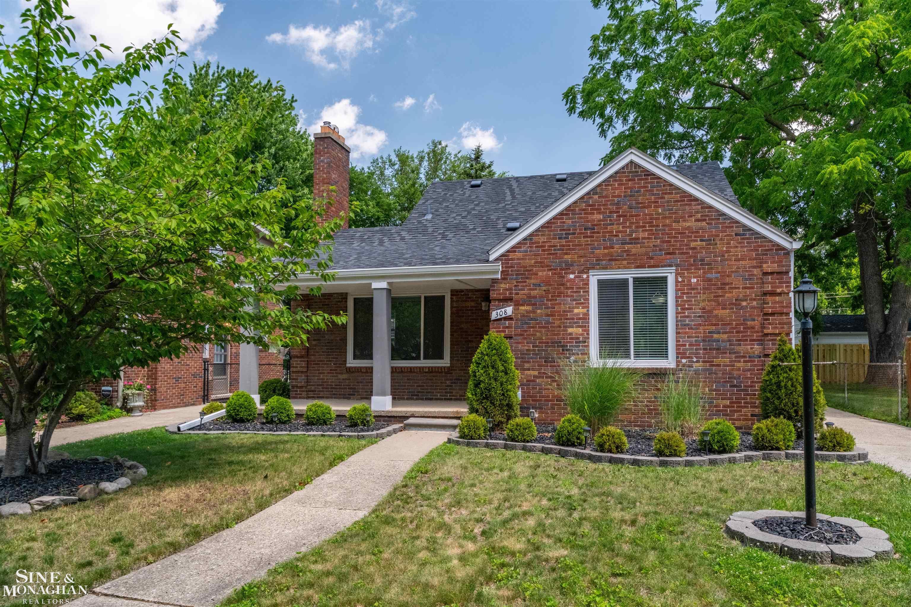 308 Ridgemont Road, Grosse Pointe, MI 48236