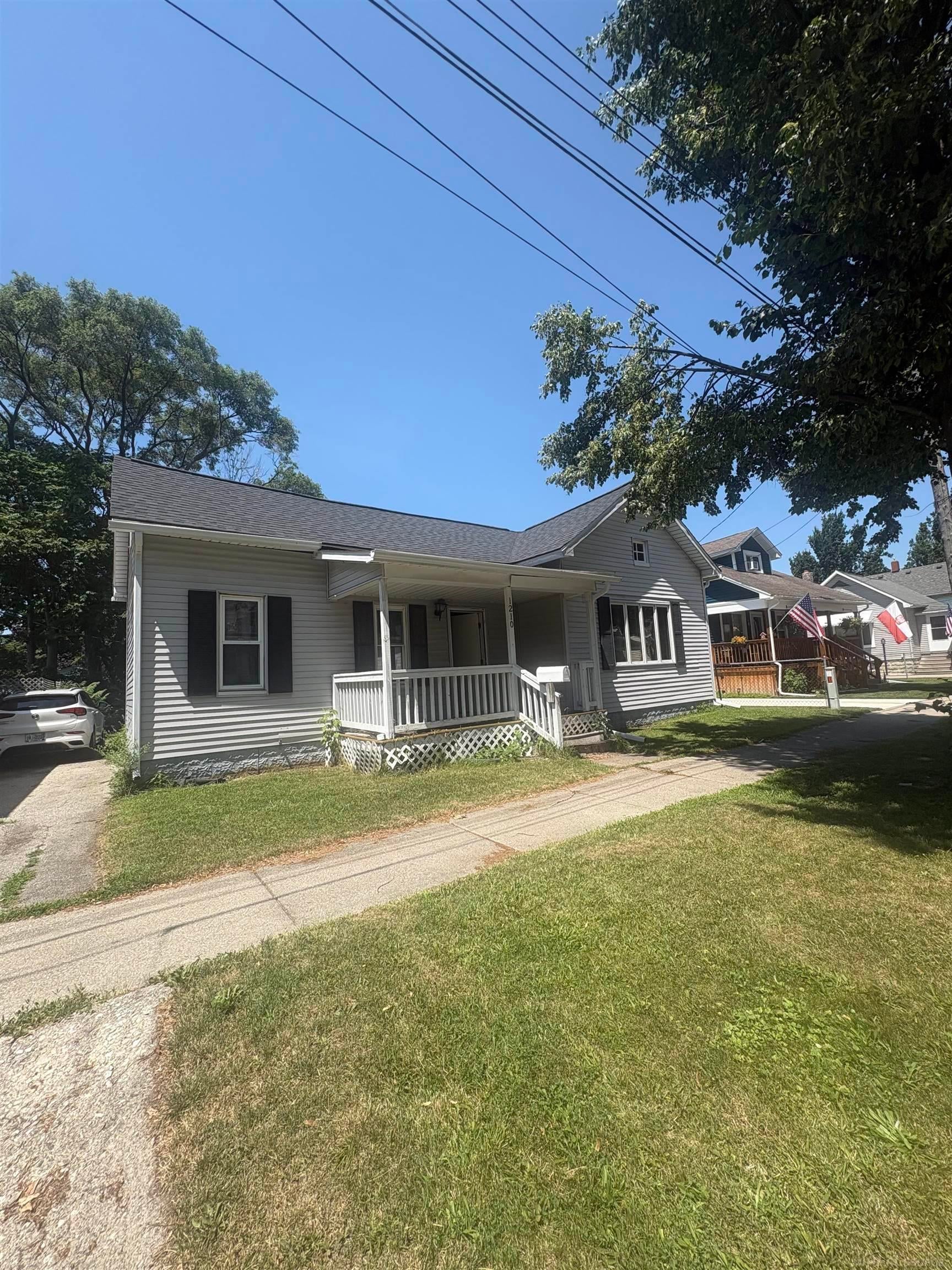1210 S Monroe Street — photo