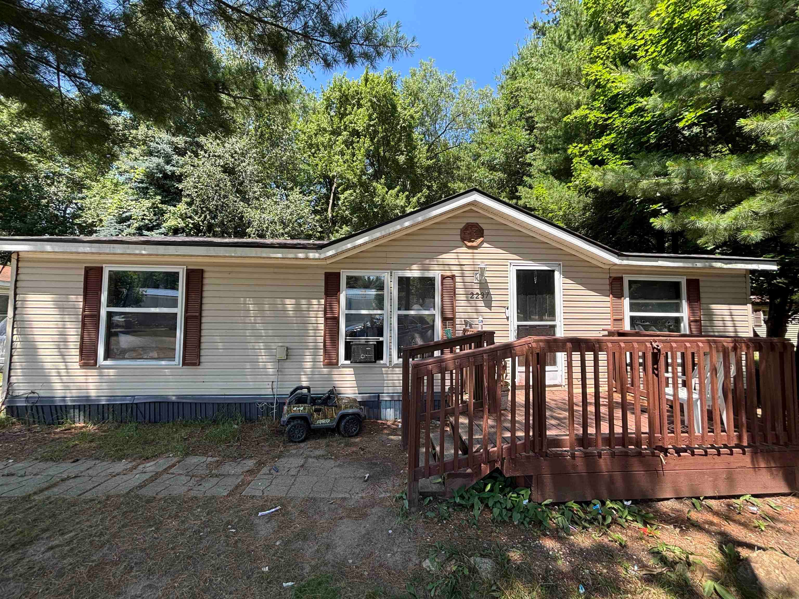 2237 Ranae Street — photo