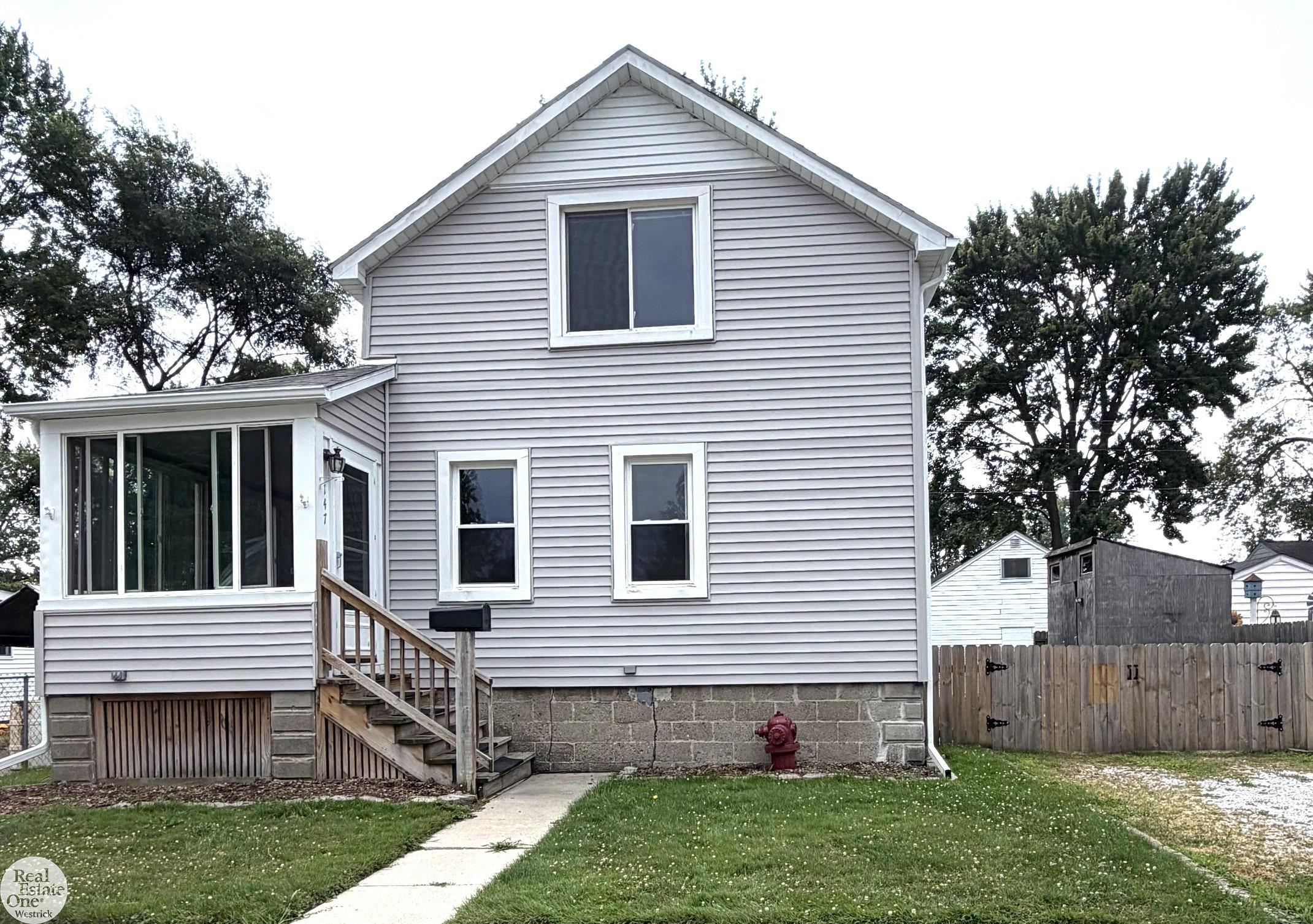 147 Robertson Street — photo