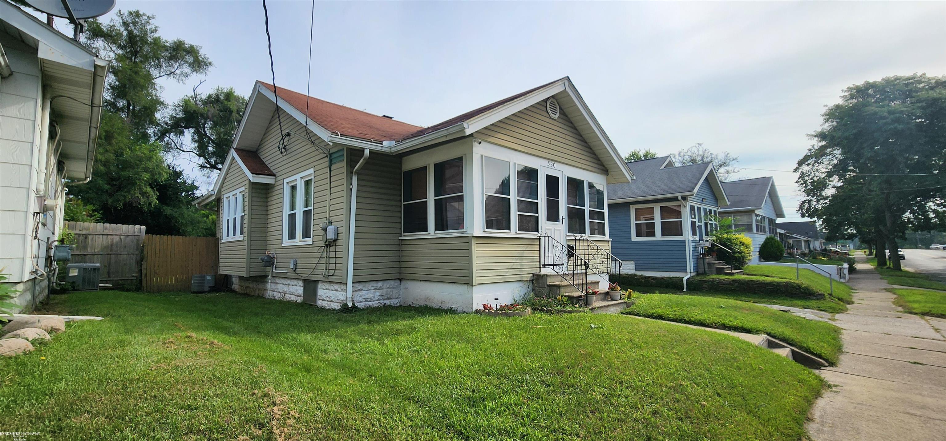 320 E Prospect, JacksonCity_Jackson, Michigan 49203 — photo 2
