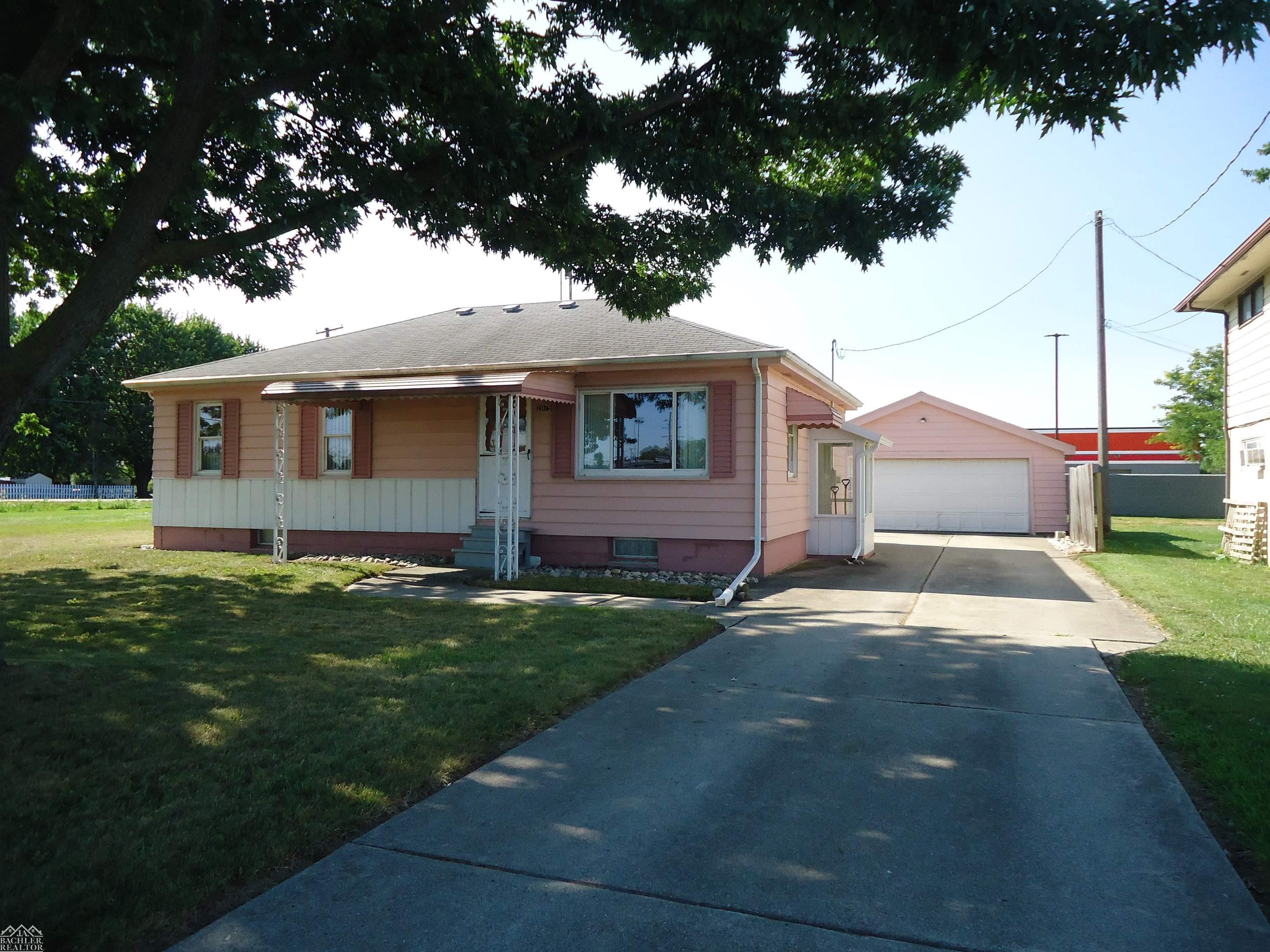 2075 S Plank Road — photo
