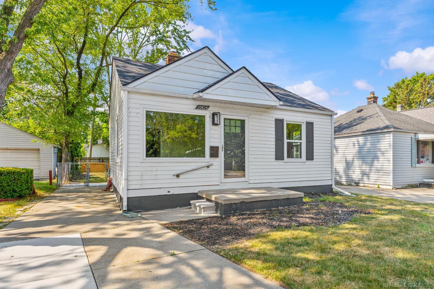 20626 Ridgemont Road, Harper Woods, MI 48225 — photo 2