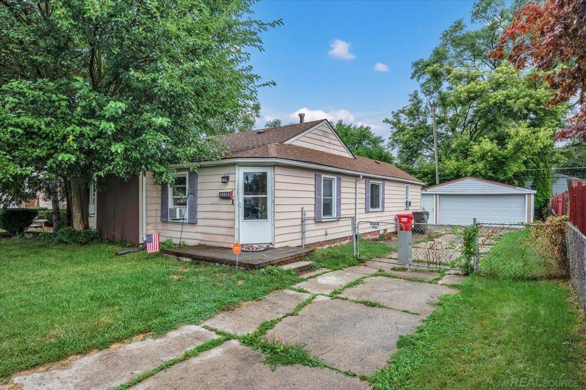 20833 Woodward Drive — photo