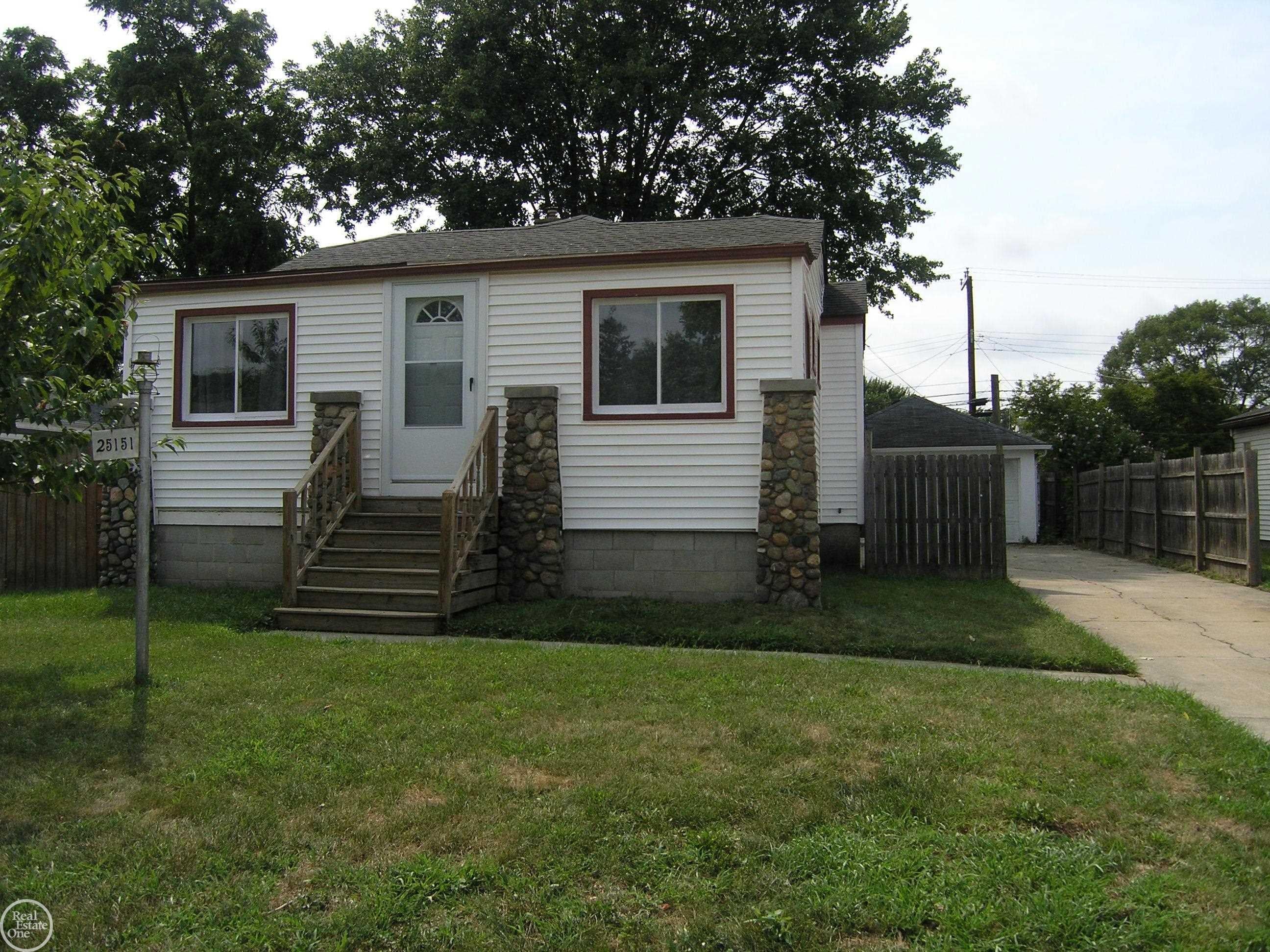 25151 Dodge Street — photo