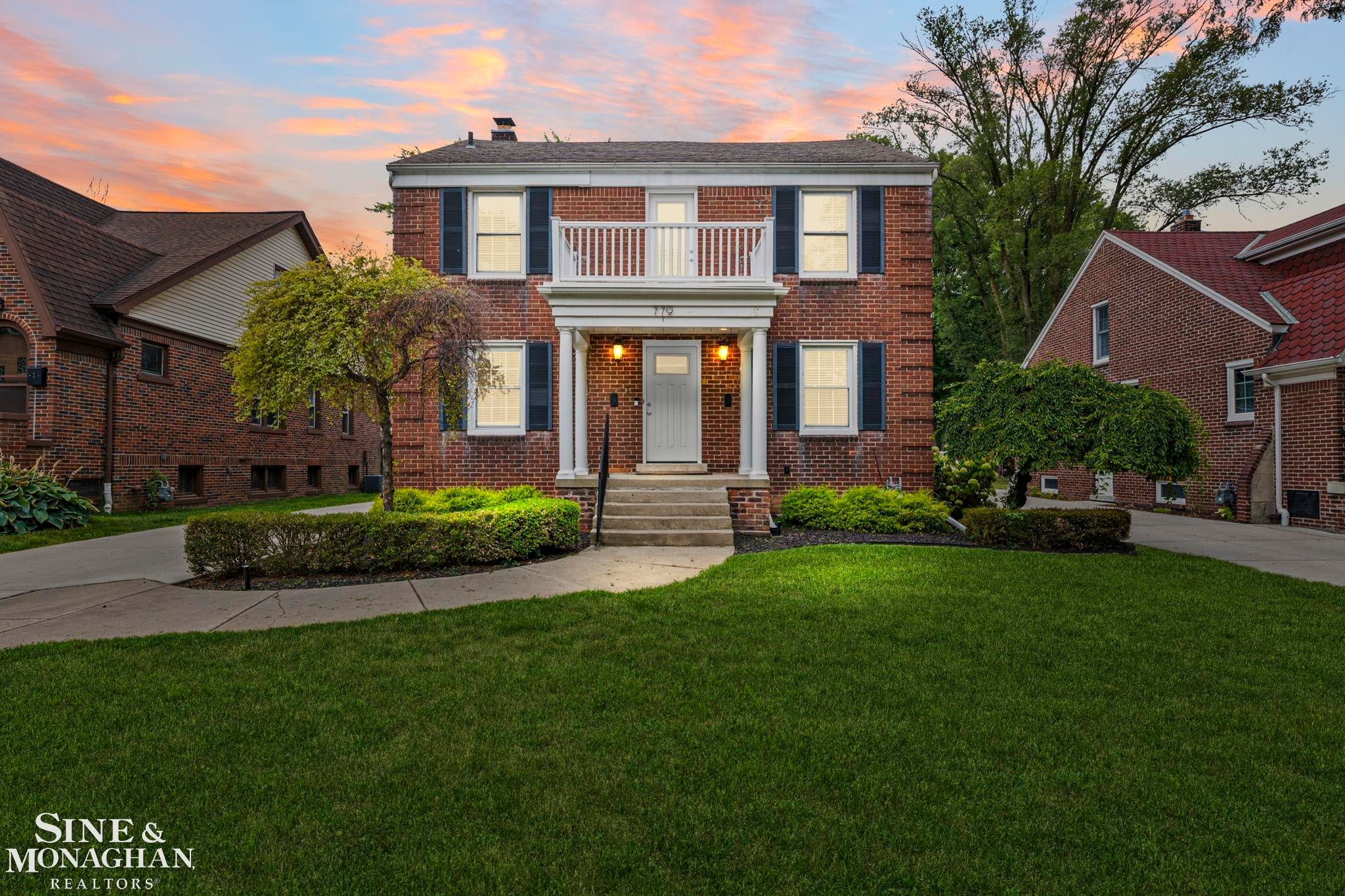 779 Saint Clair Street — photo