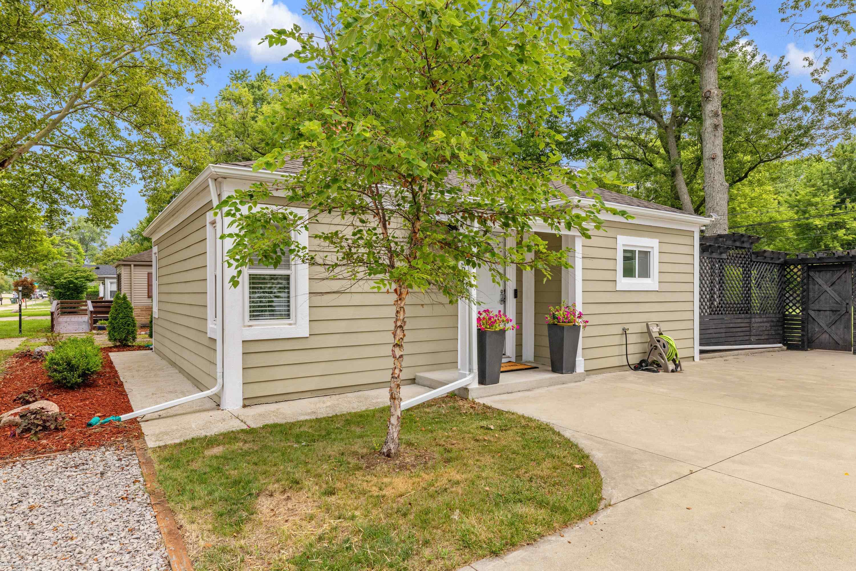 3239 Crooks Road, Rochester Hills, MI 48309 — photo 2
