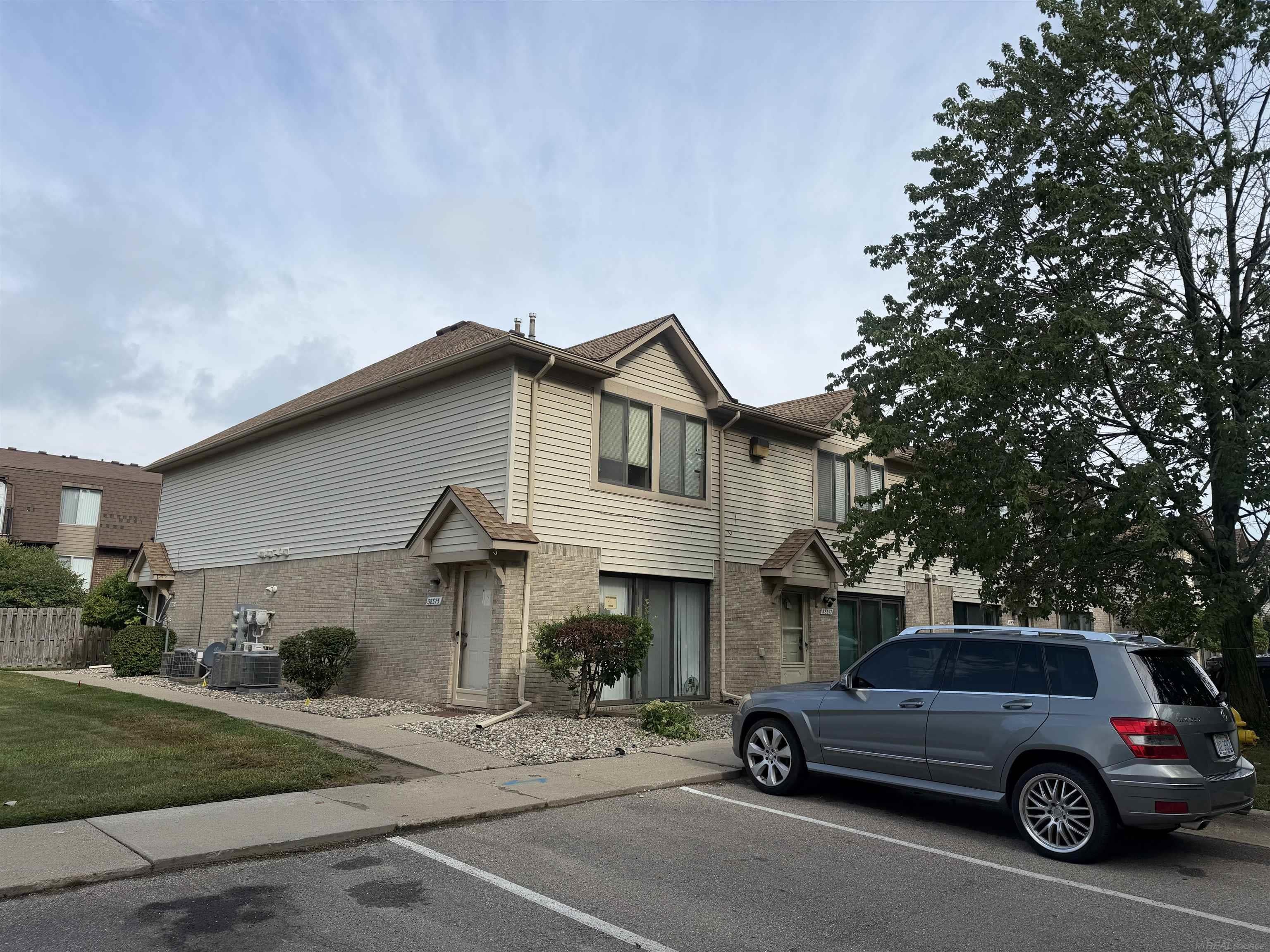 38589 Wellington Drive — photo