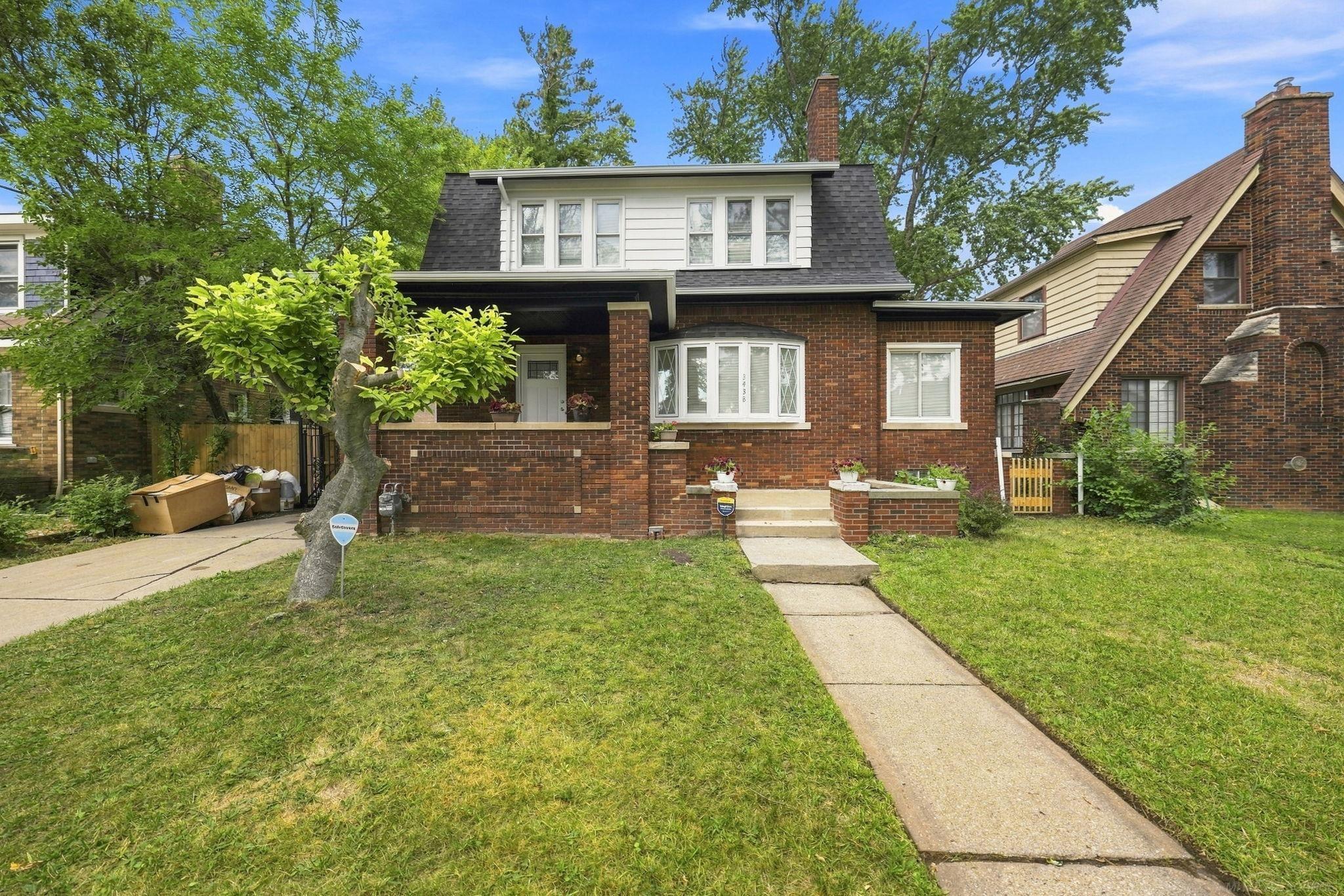 3438 Balfour Road — photo