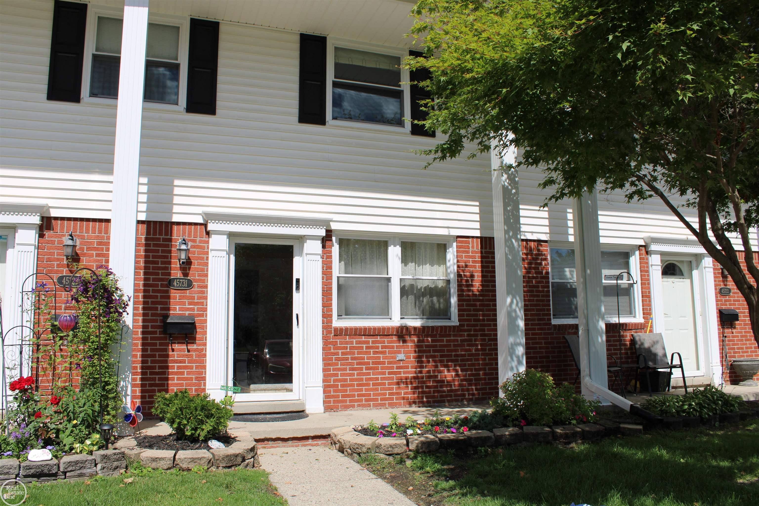 45731 Kensington Street — photo