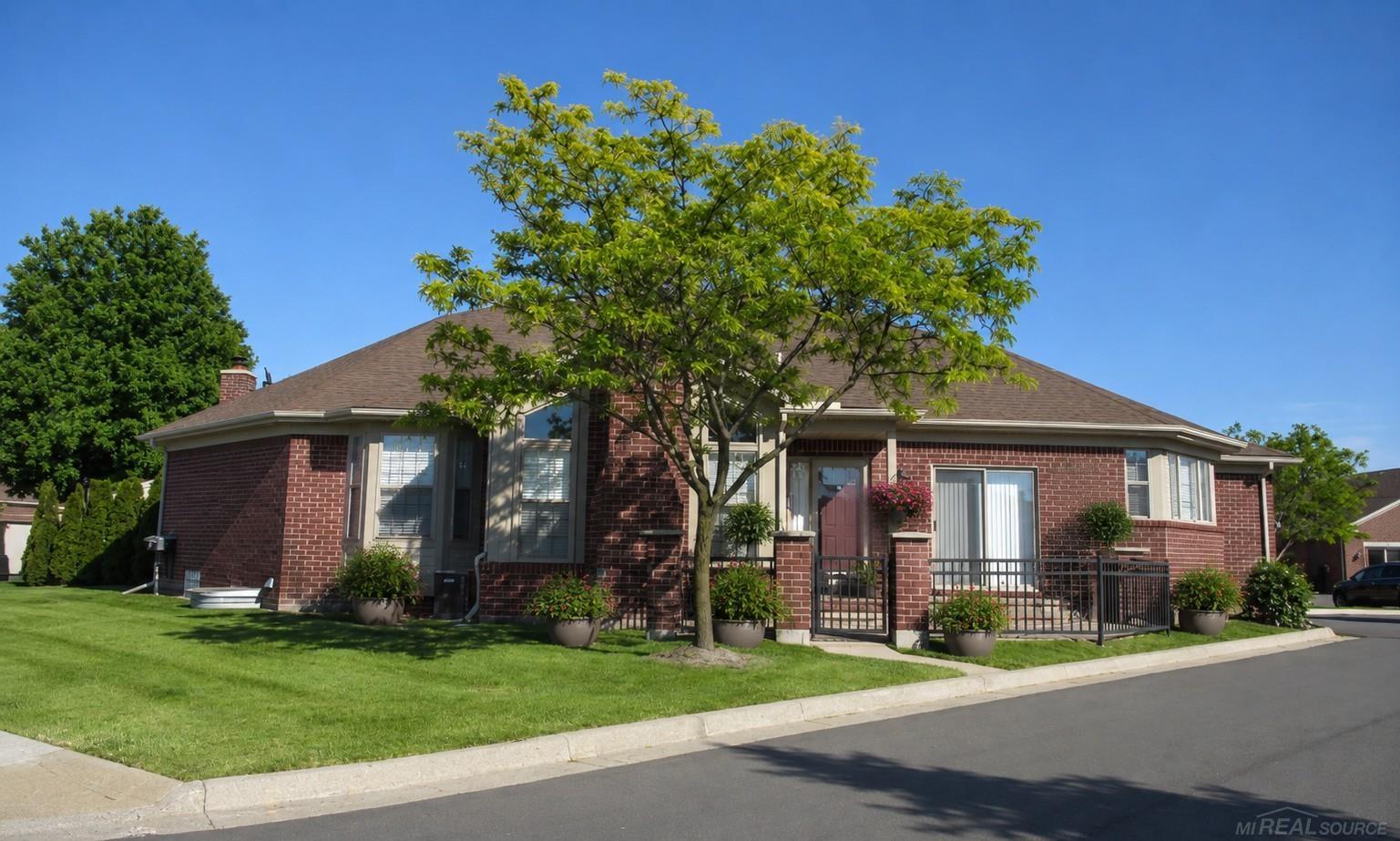 49272 Brodie Court — photo