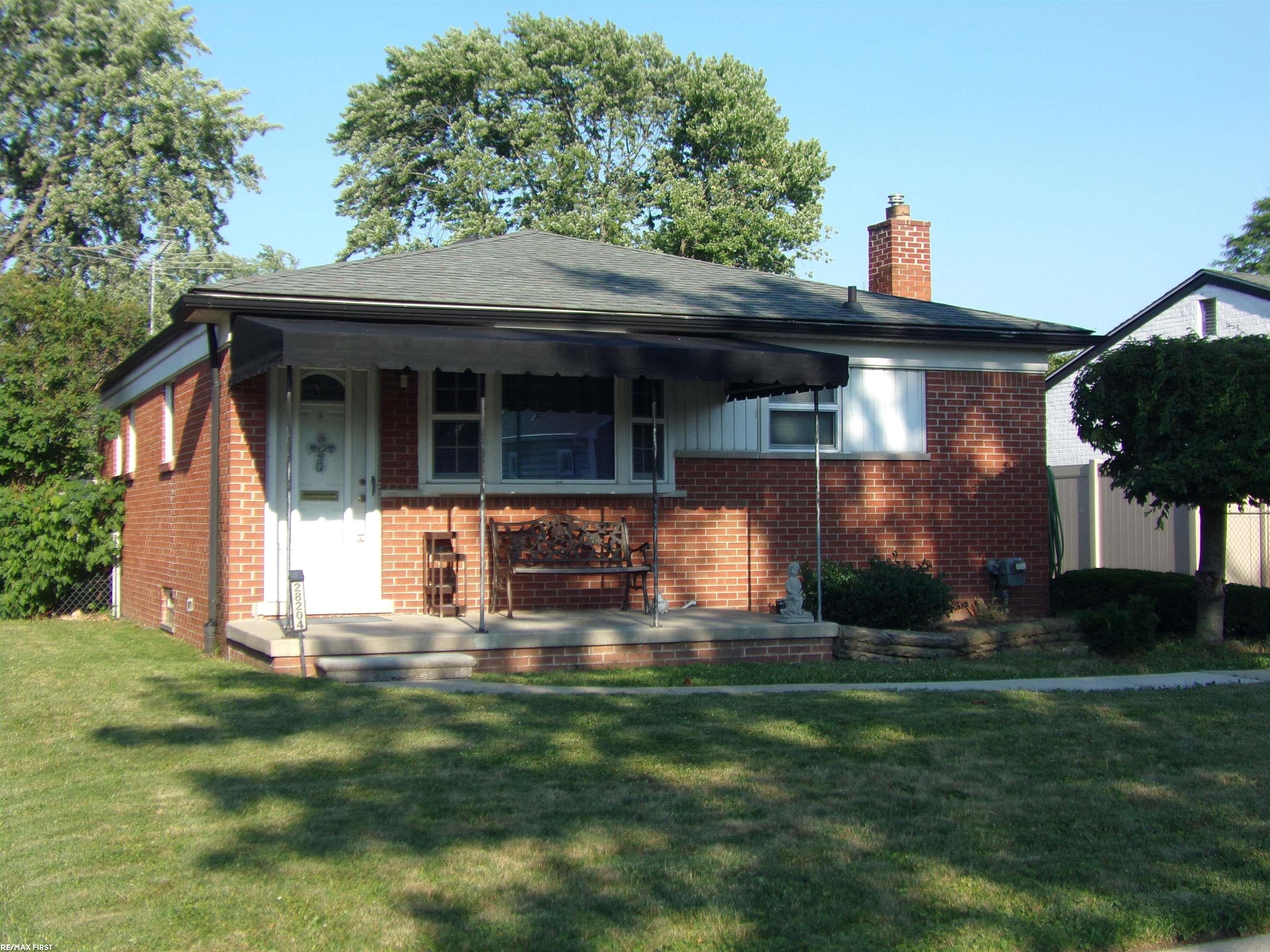 28204 Gladstone Street — photo