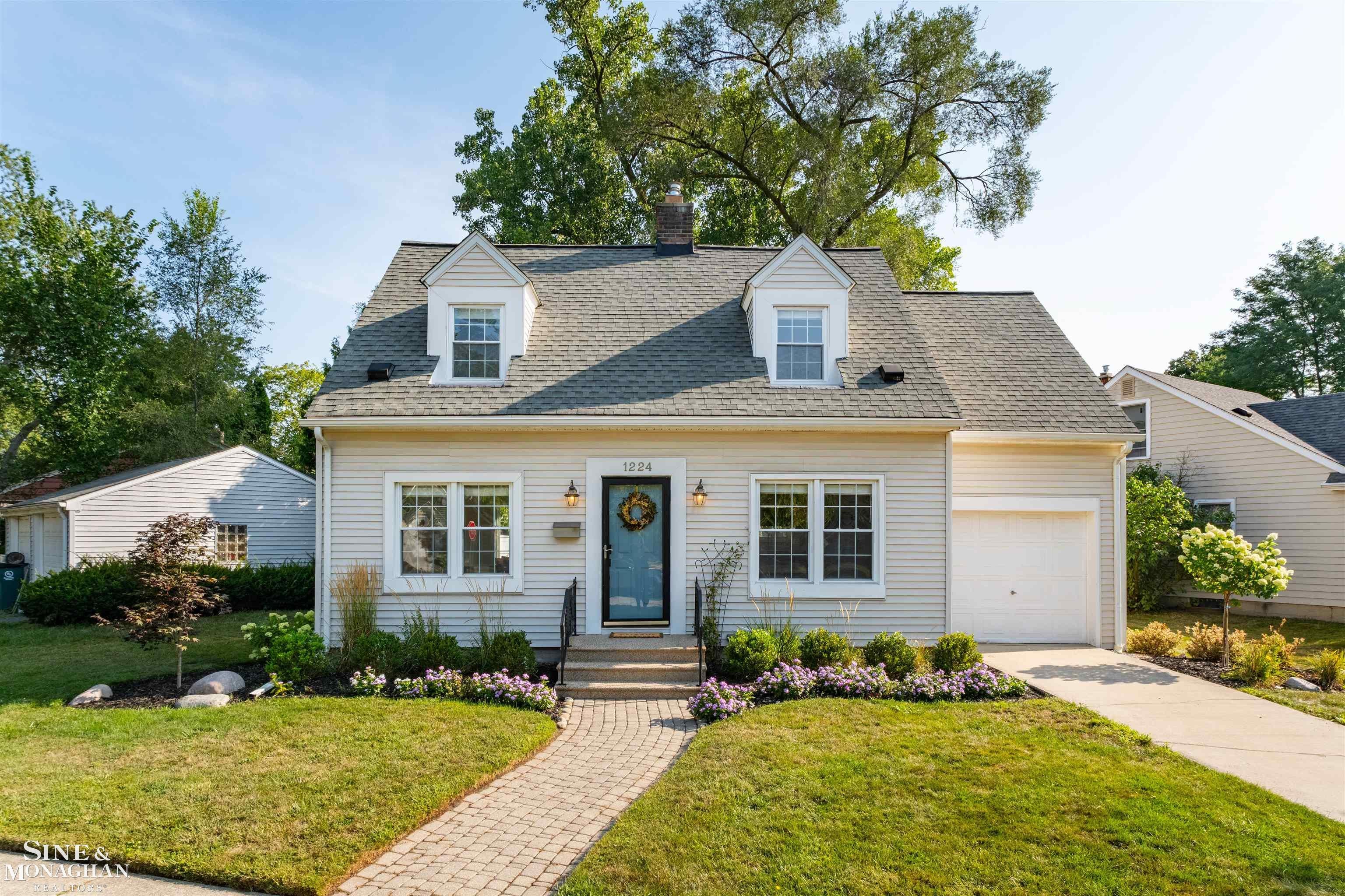 1224 Mayfield Drive — photo