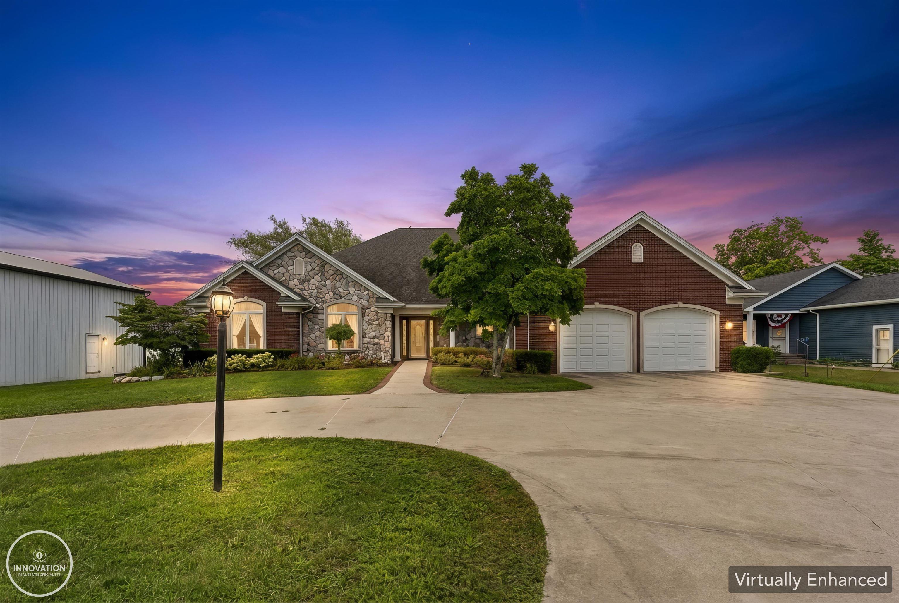 9305 River Road — photo