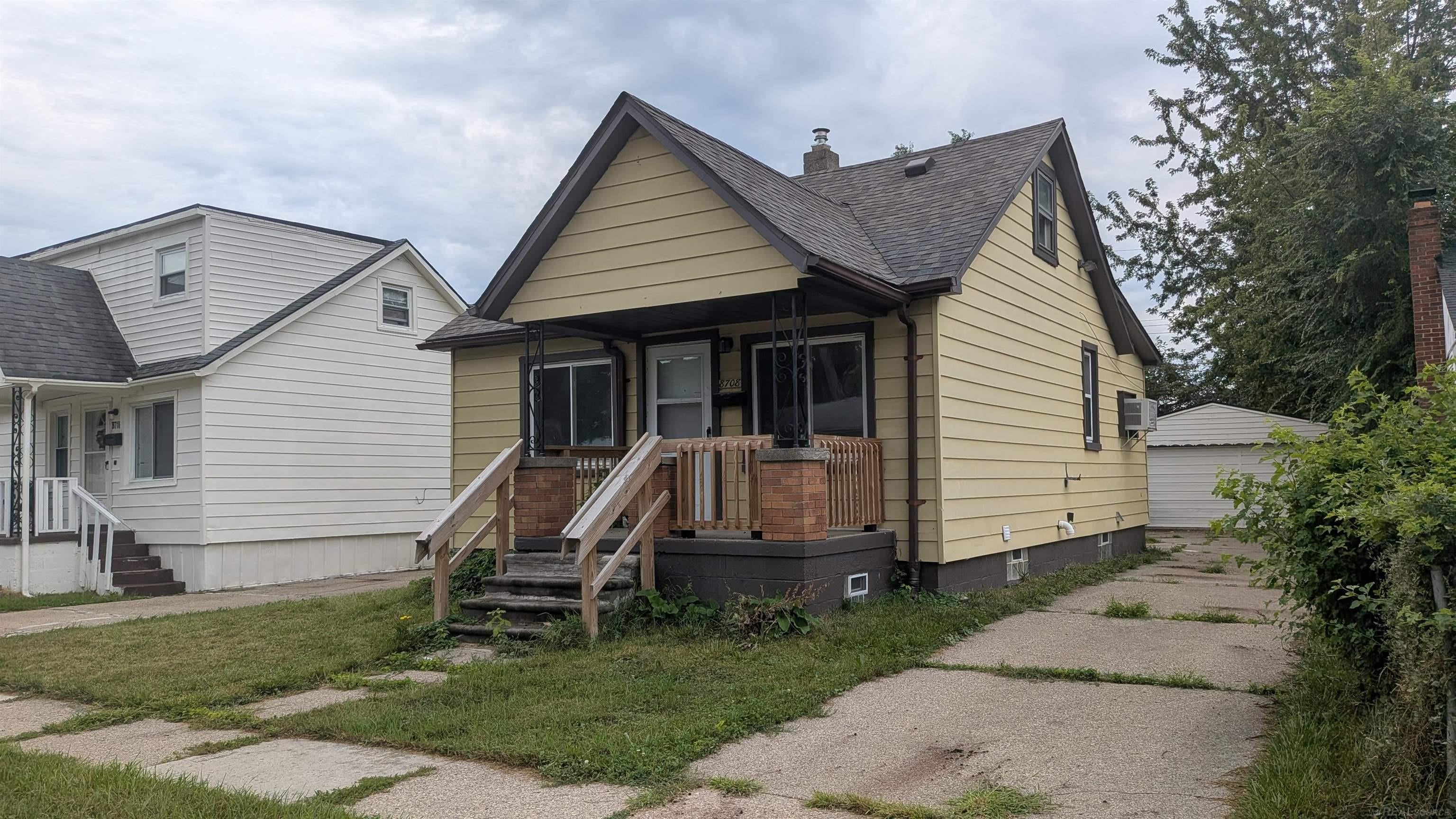 8708 Jewett Avenue — photo