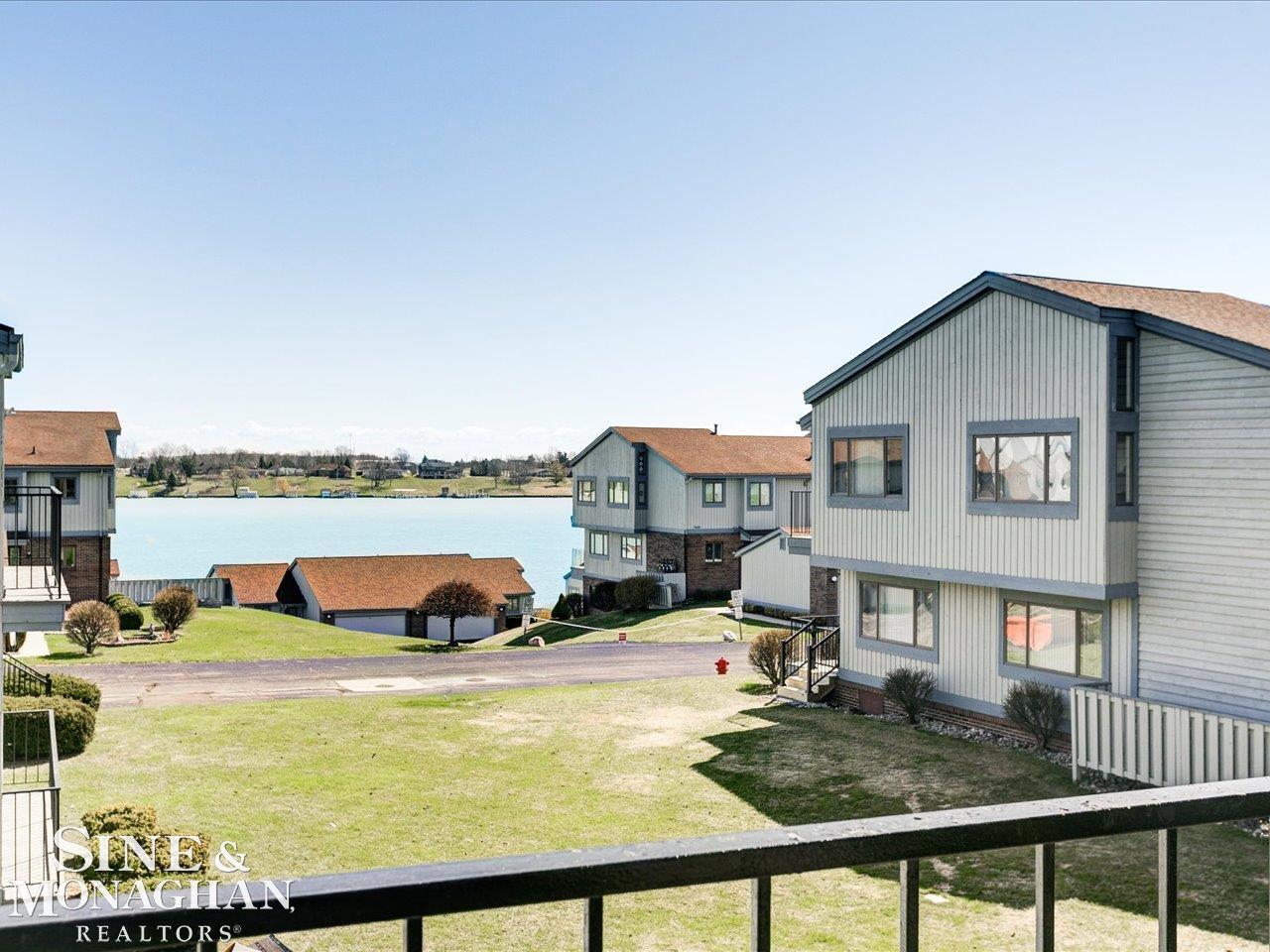 1715 River Road — photo