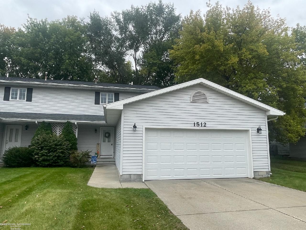 1512 E Gaylord Street — photo