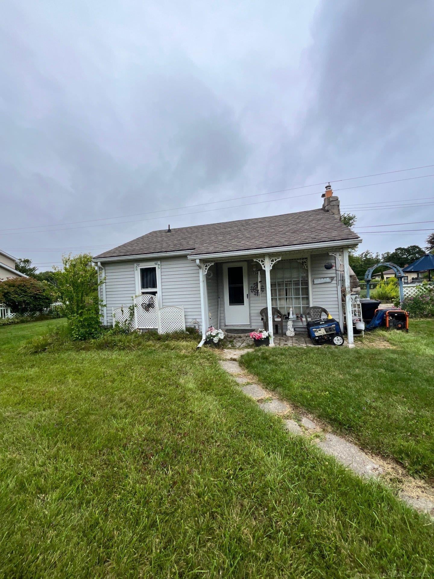 7343 Kilkare Road — photo