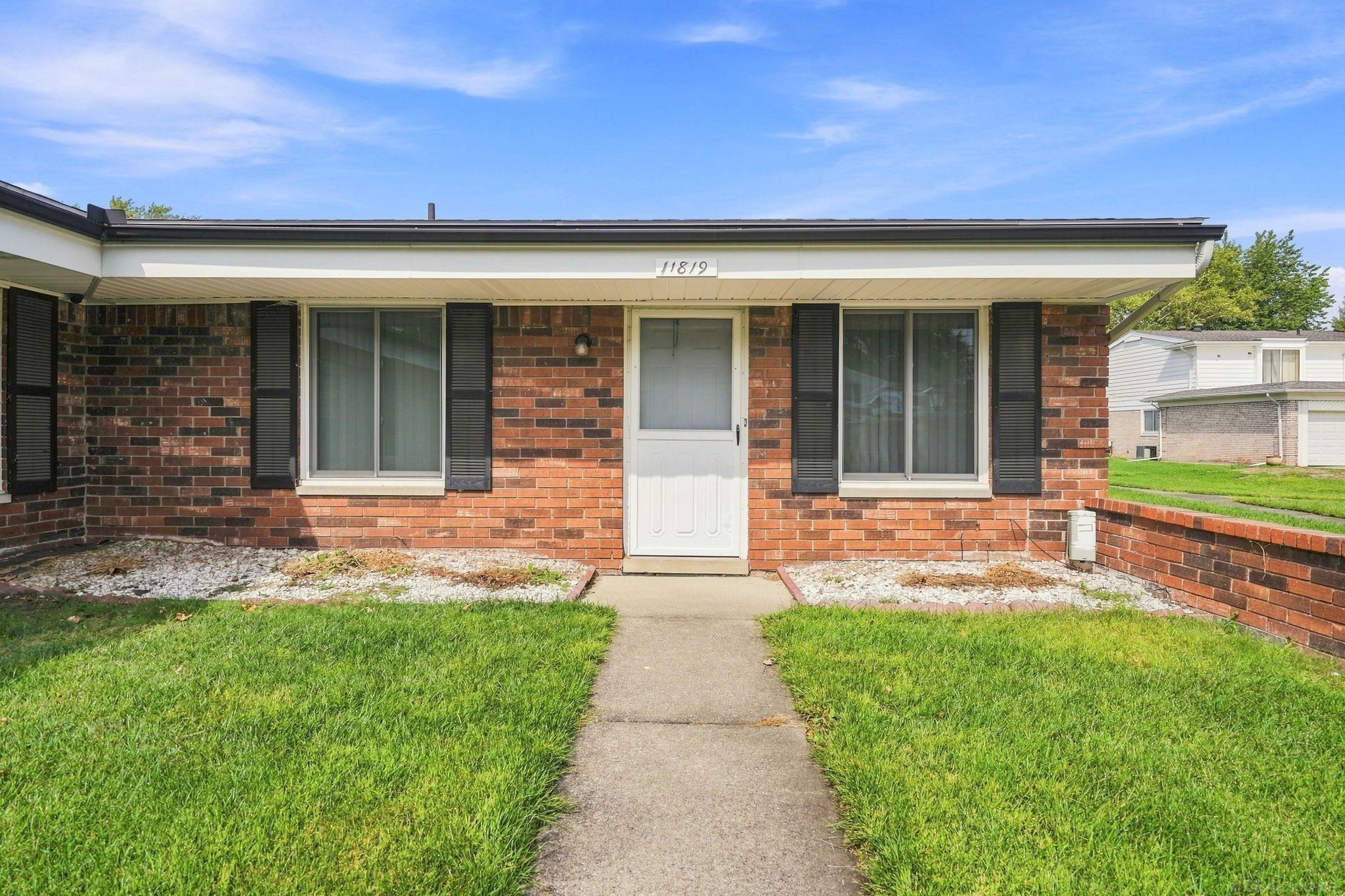 11819 Meadow Lane Drive — photo