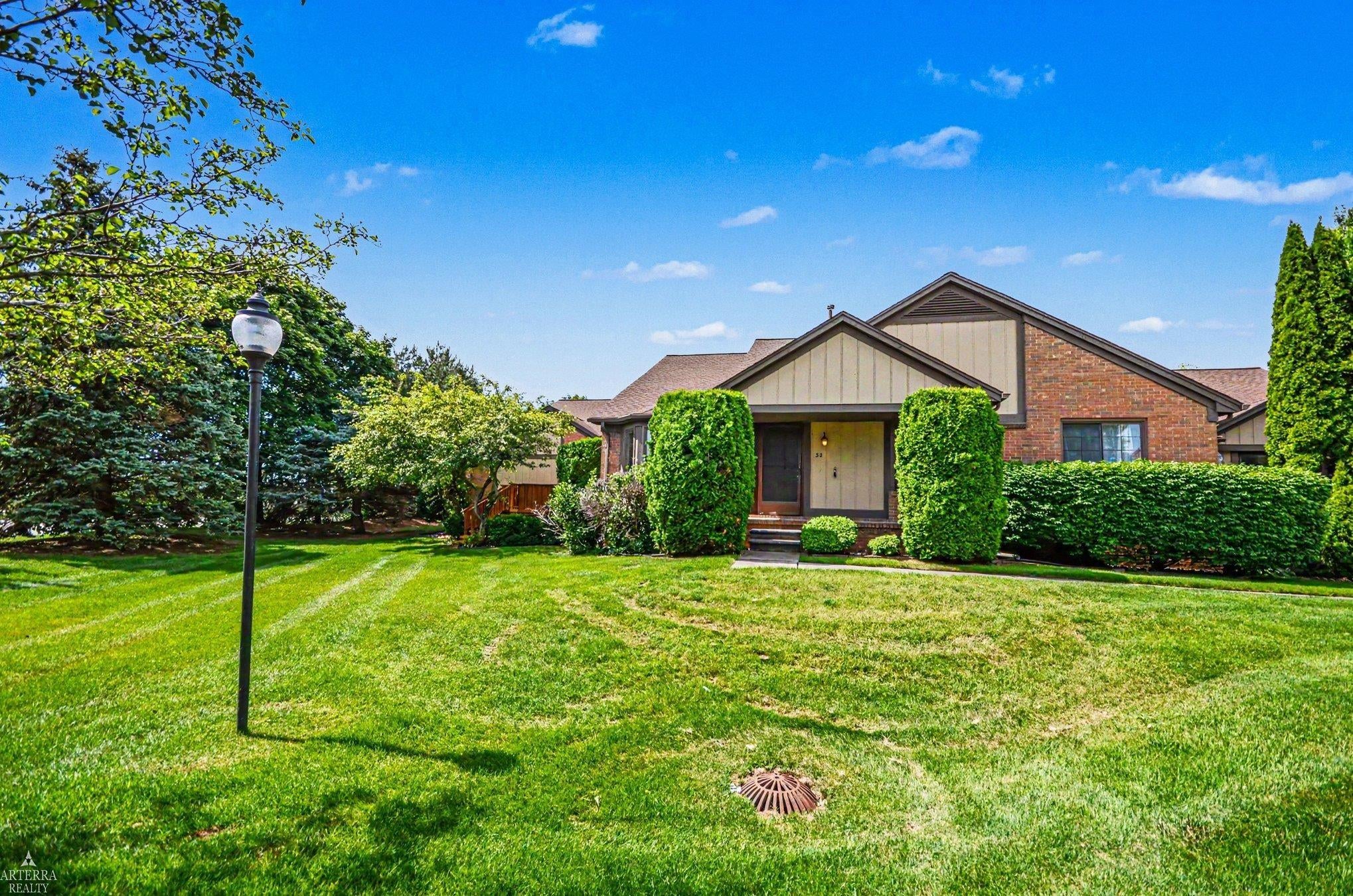 32 Meadow Wood Drive — photo