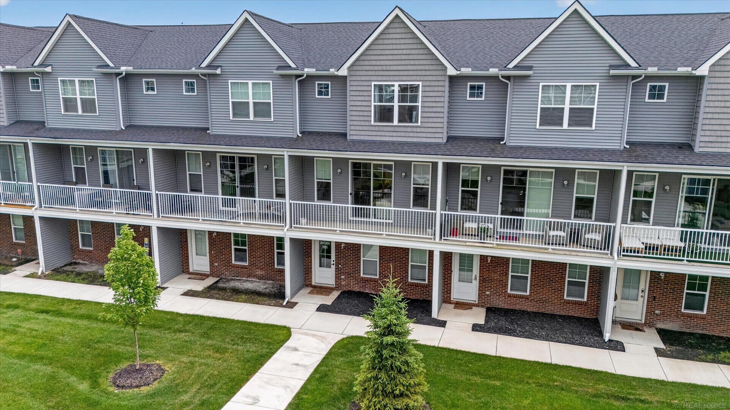 3981 Trailway Commons Circle — photo