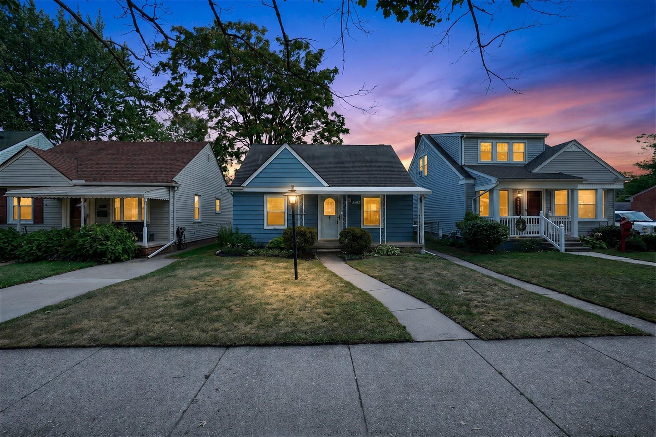24163 New York Street — photo
