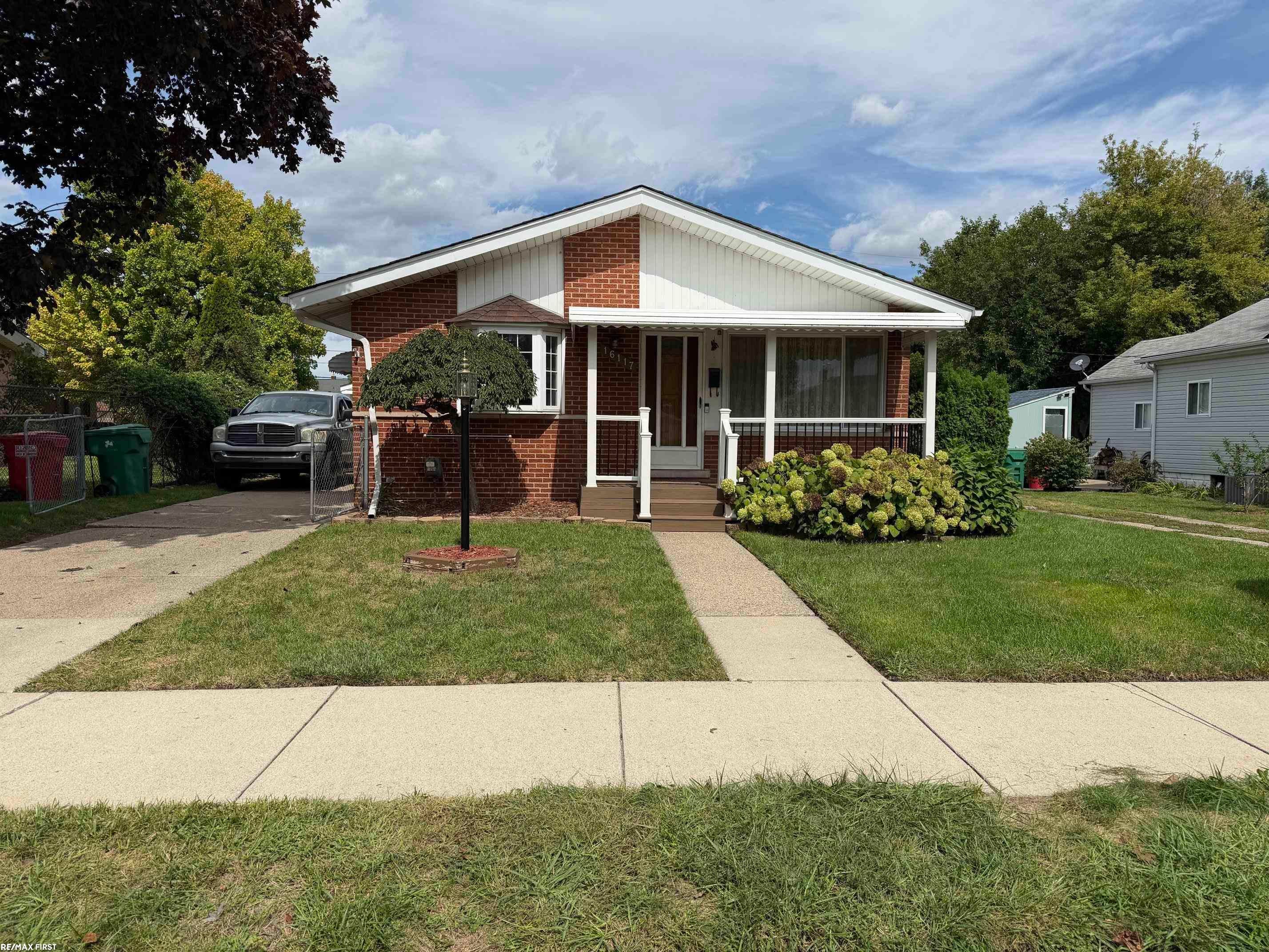 16117 Chesterfield Avenue — photo