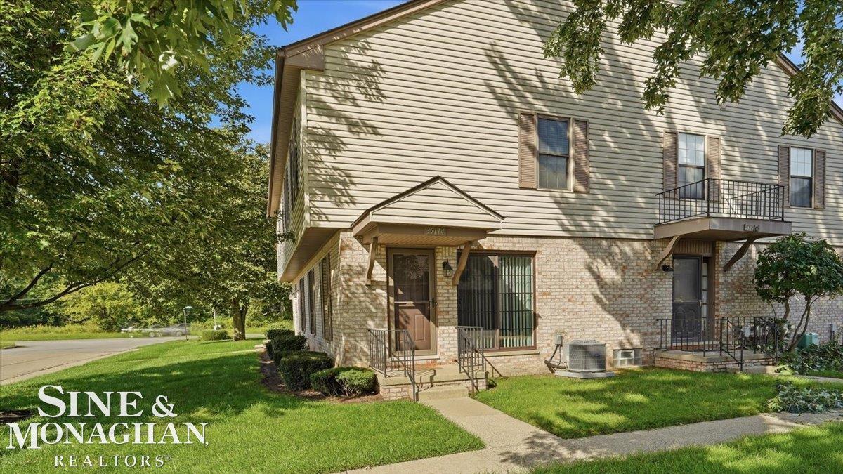 35114 N Bay Circle Circle — photo