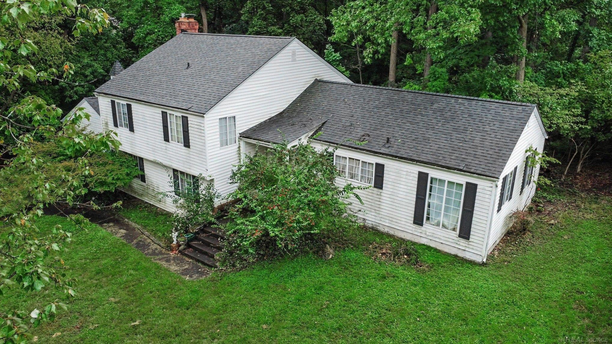 2511 Hounds Chase Drive — photo