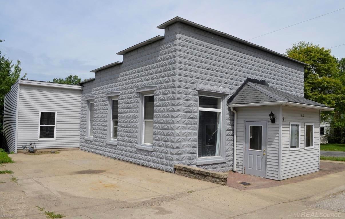 210 N Van Buren Street — photo