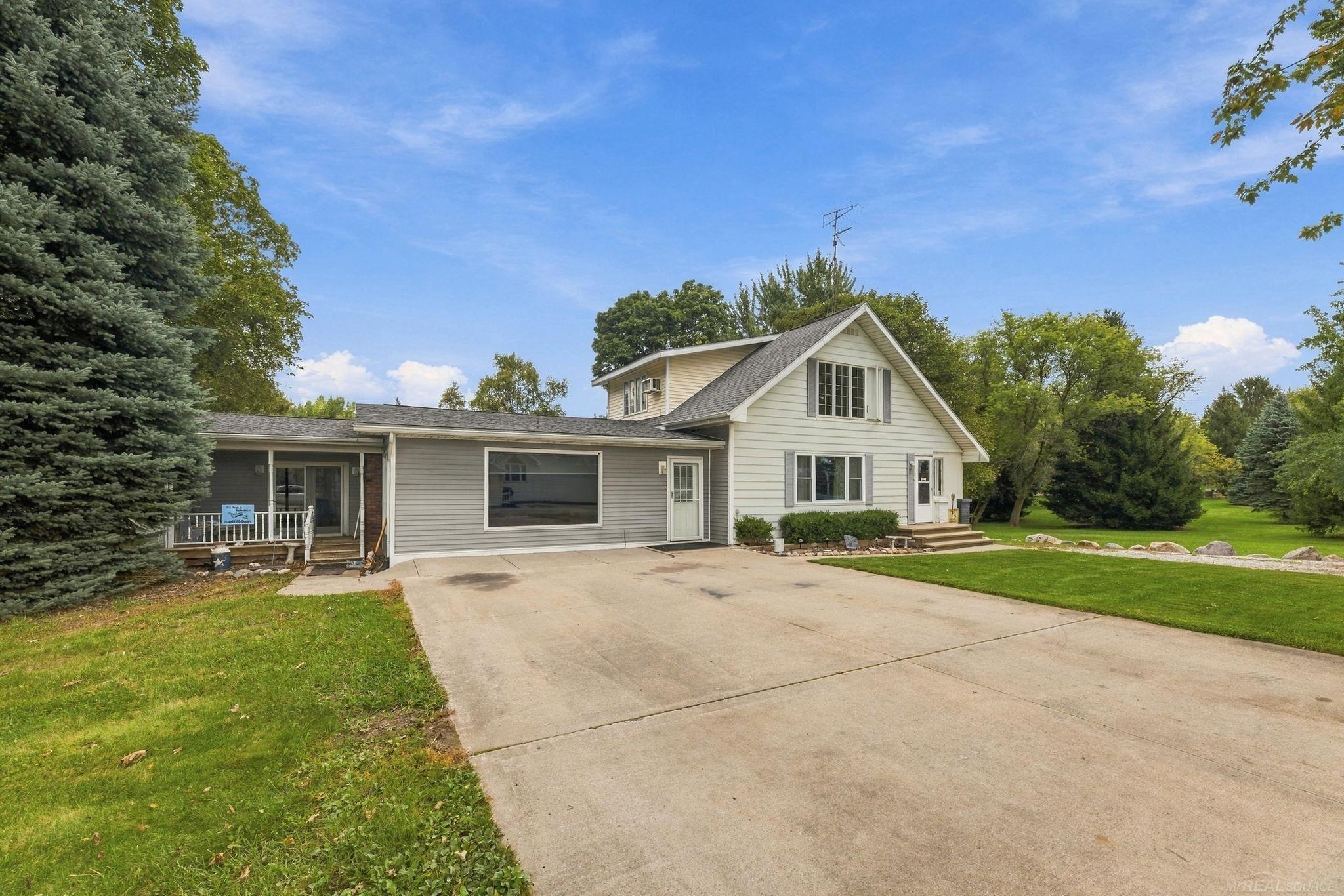 2231 E Forester Road, Deckerville, MI 48427 — photo 2