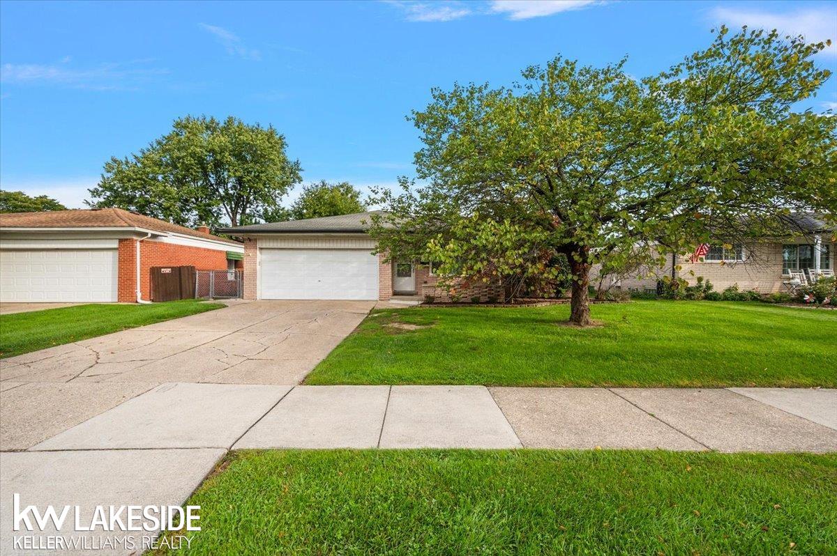13747 Joyce Dr — photo