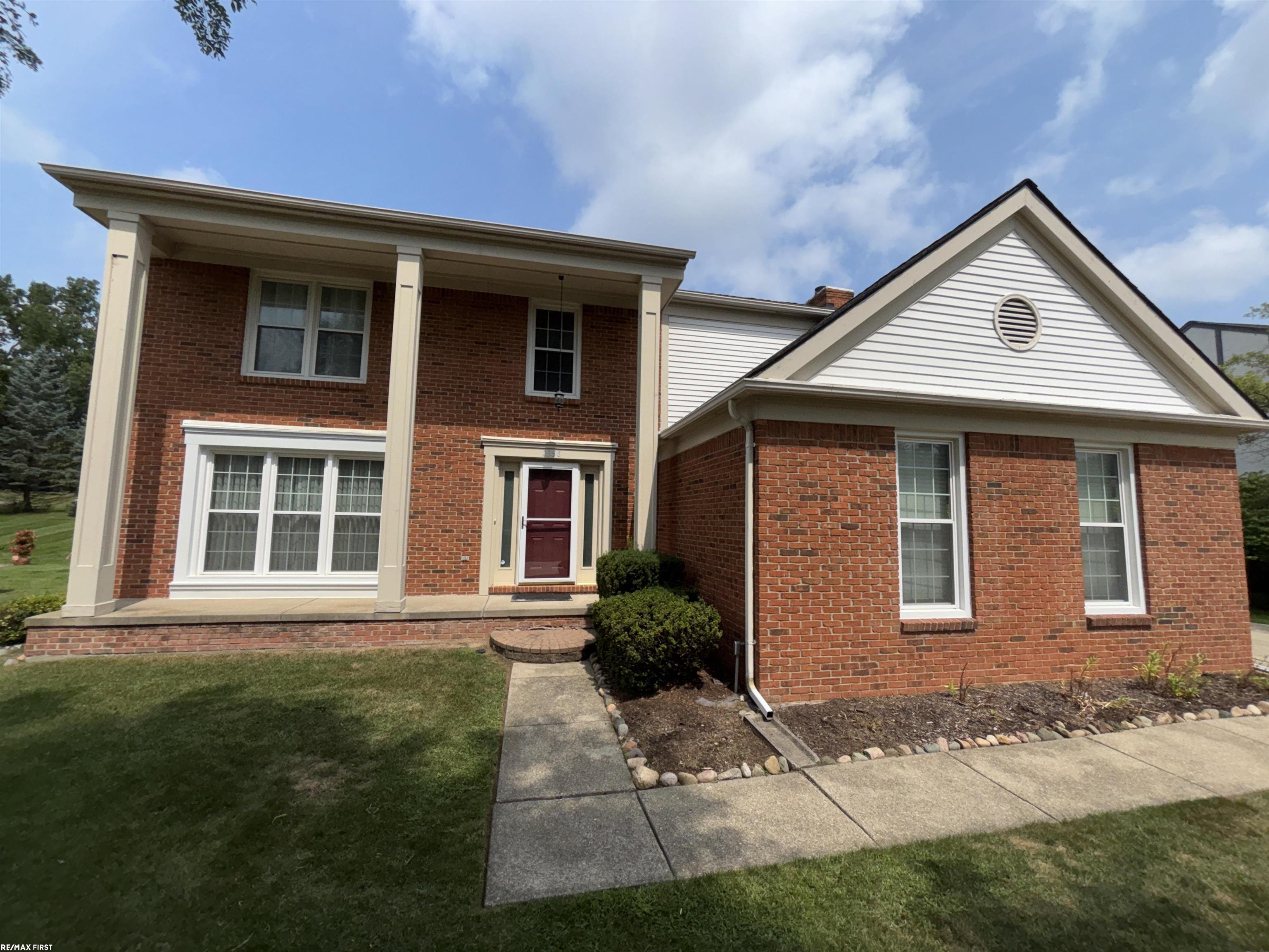 2356 Pleasant View Dr — photo