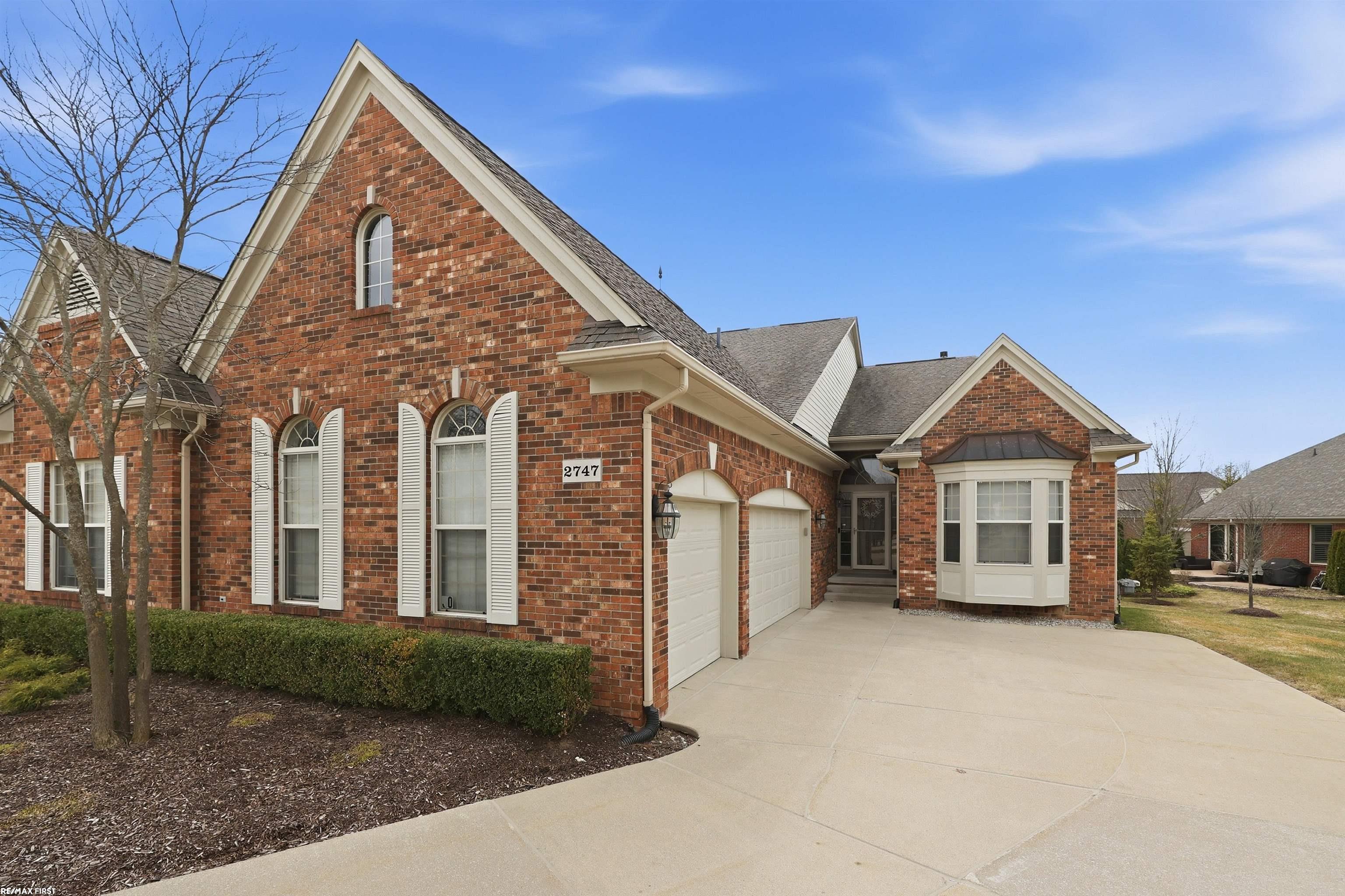 2747 Castlemartin Ct — photo