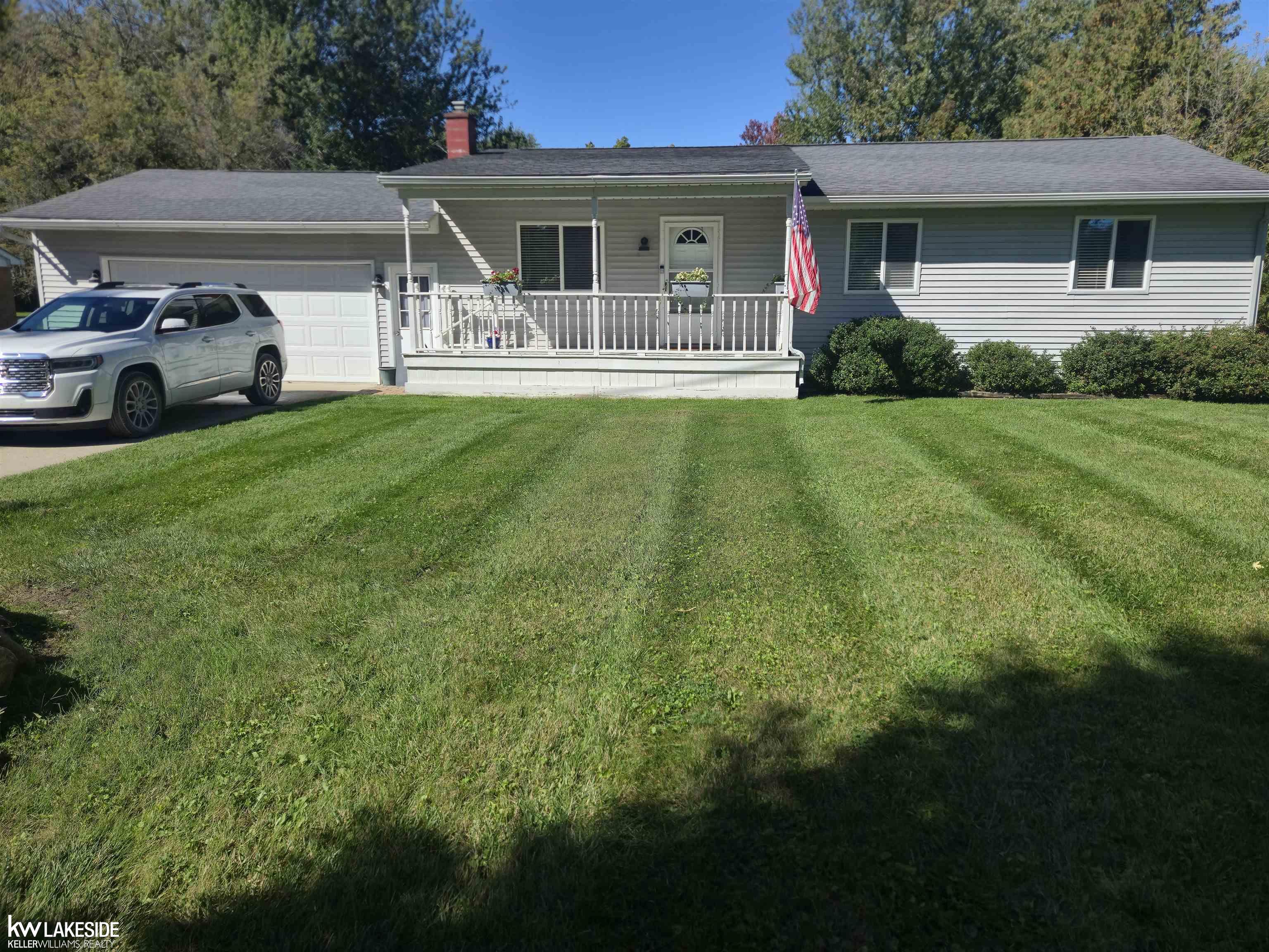 11124 Main Rd — photo