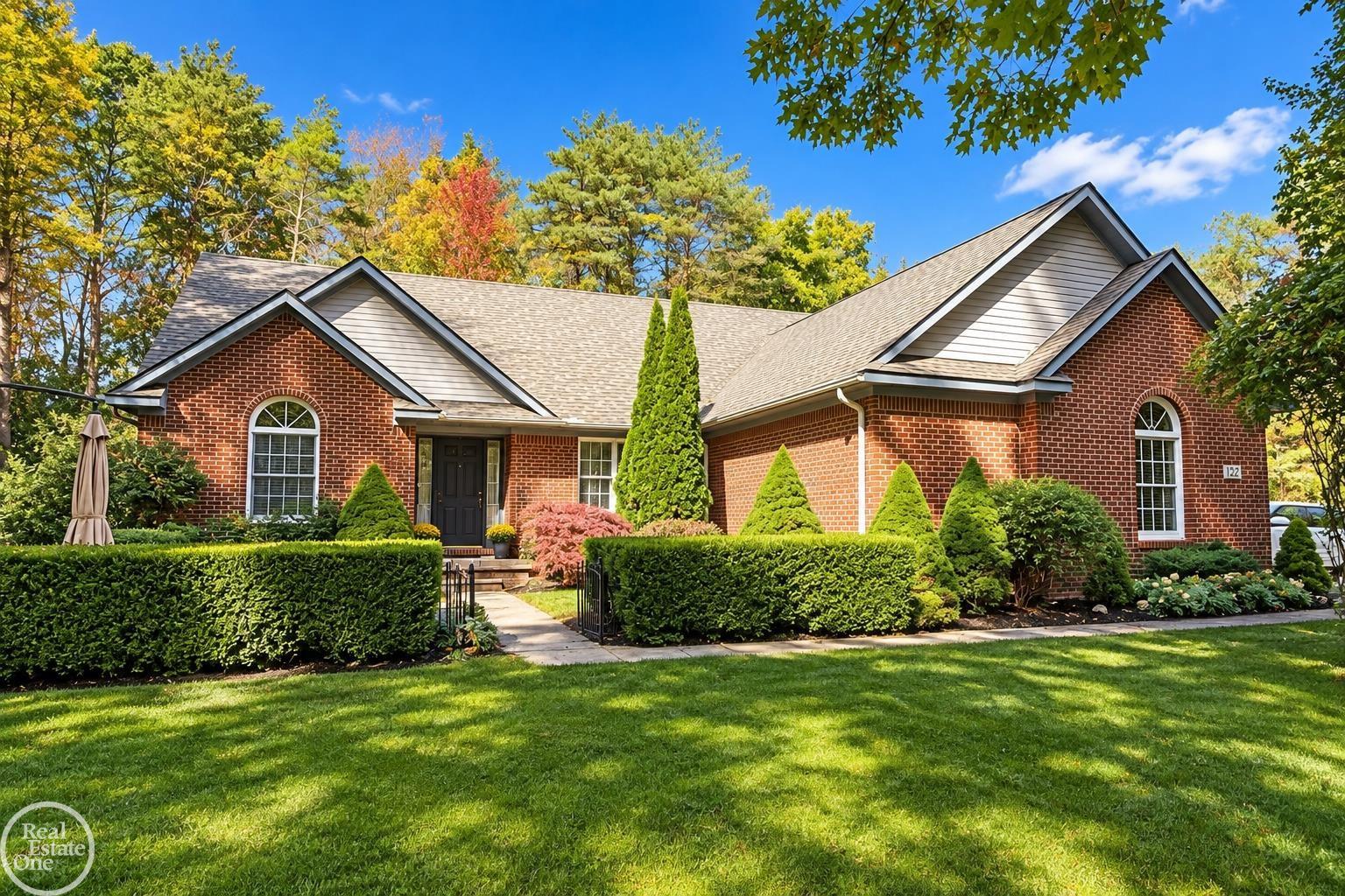 122 Howland Pines Dr — photo