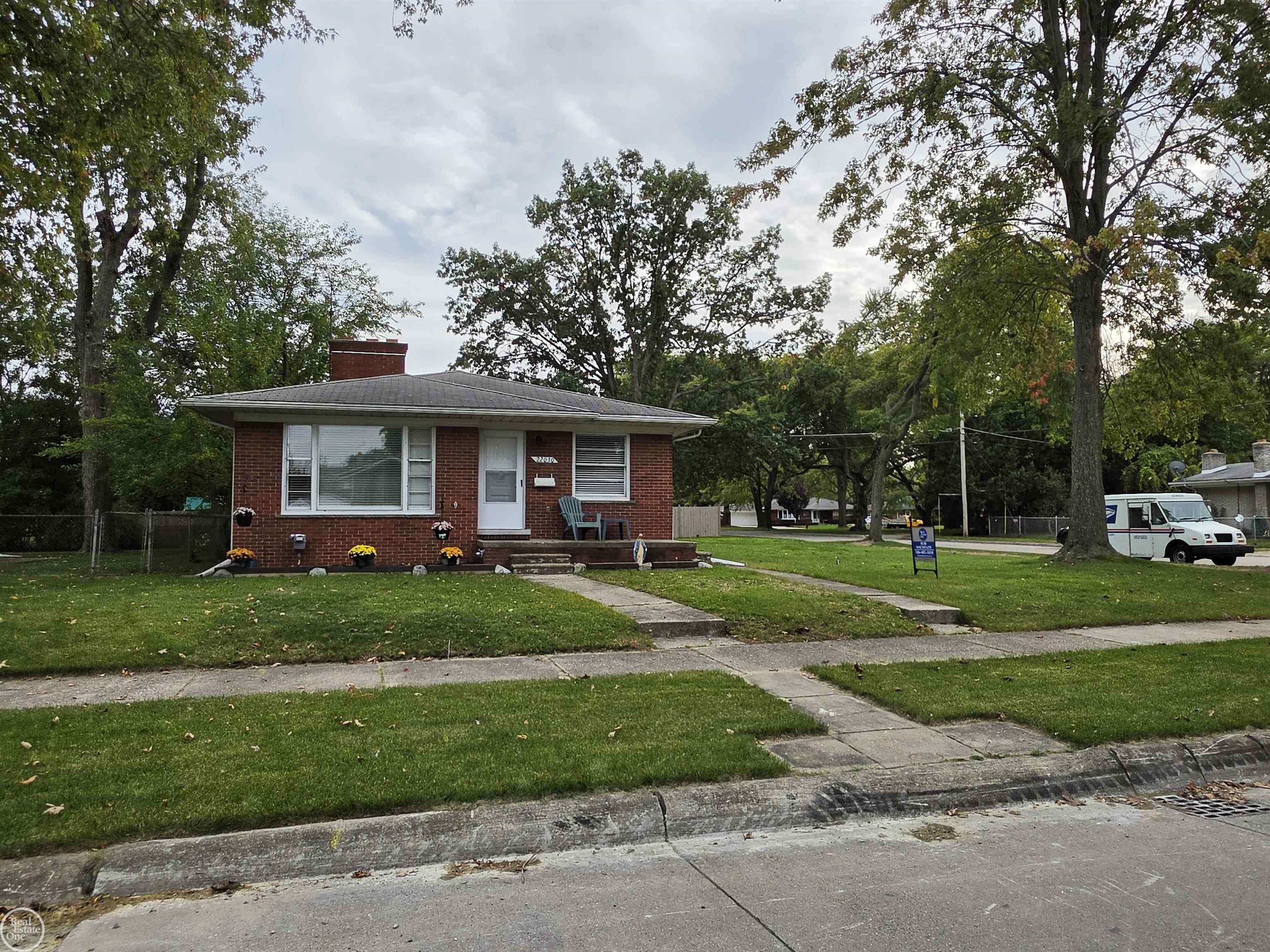 22030 Cedar St — photo