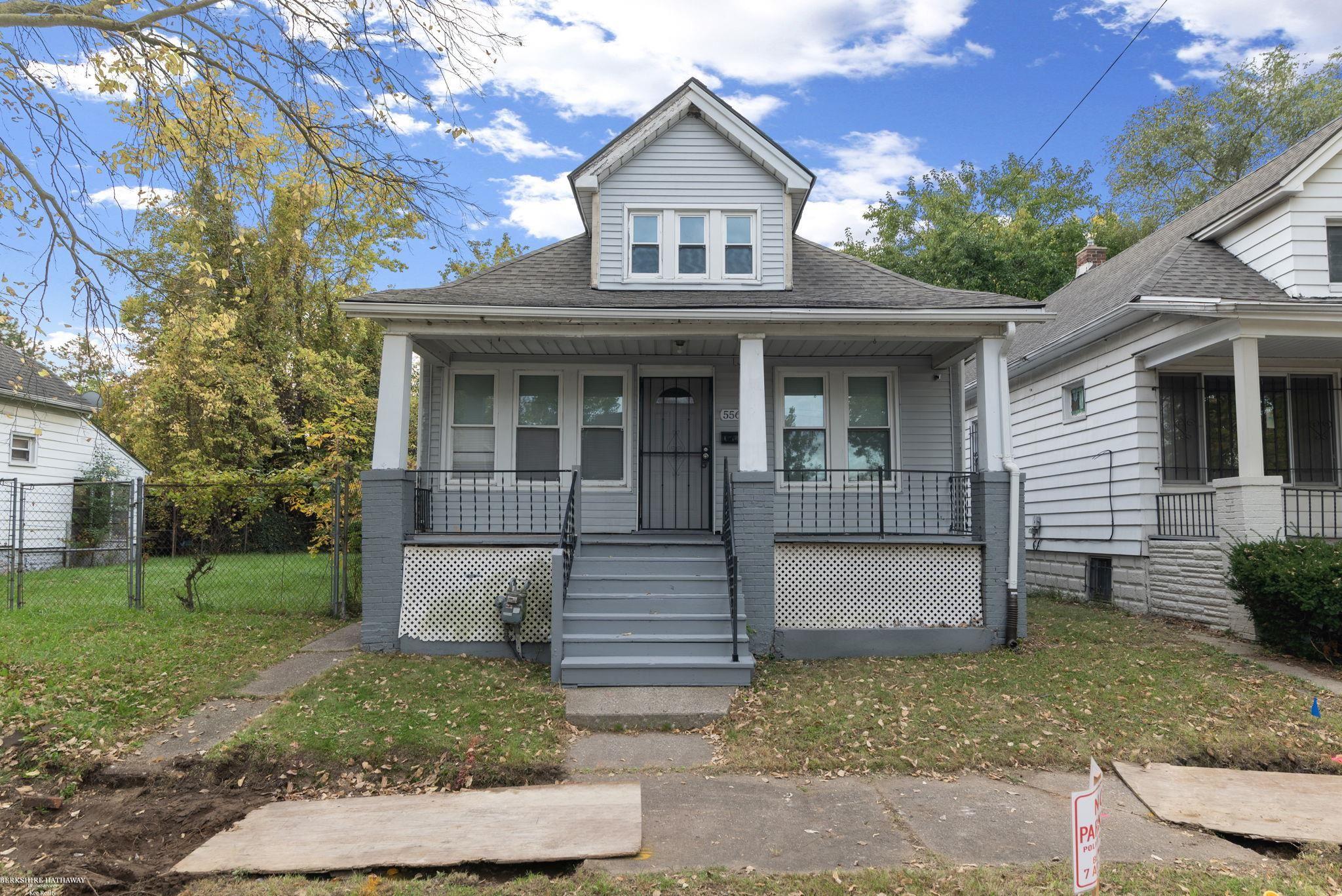 5565 Fairview — photo