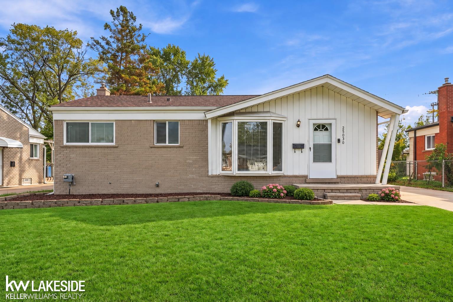 25030 Wagner Ave — photo