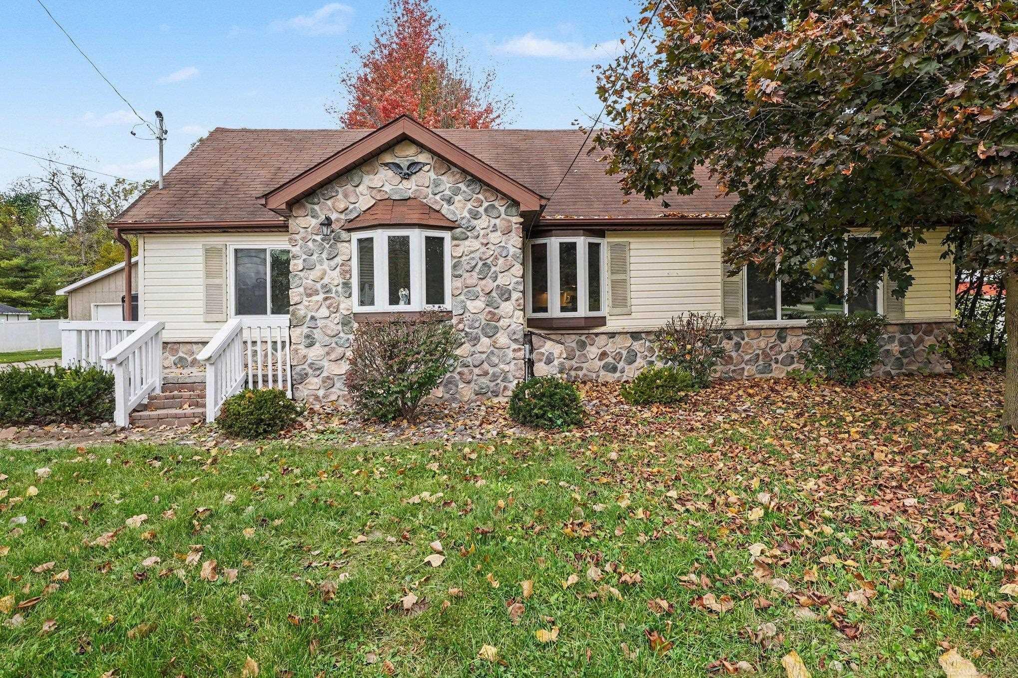 1356 S River Rd — photo