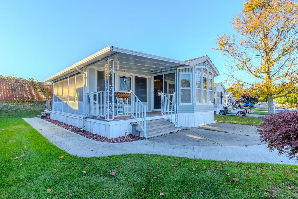 5238 Ben Franklin Dr — photo