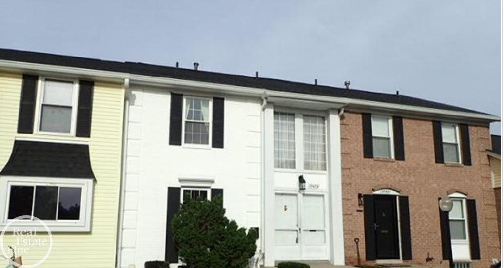37479 Charter Oaks Blvd — photo