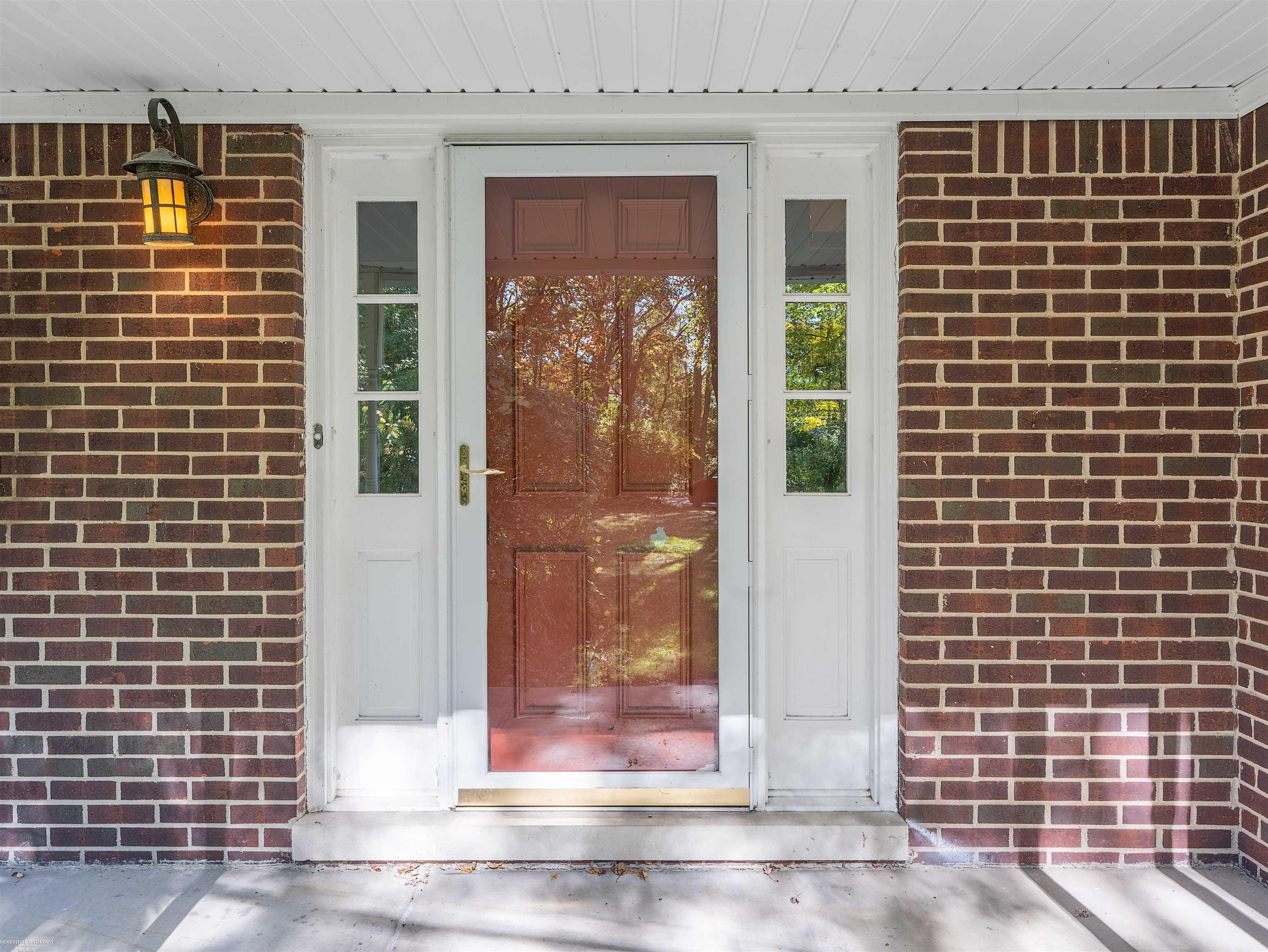 543 E Gunn Road, Rochester, MI 48306 — photo 2