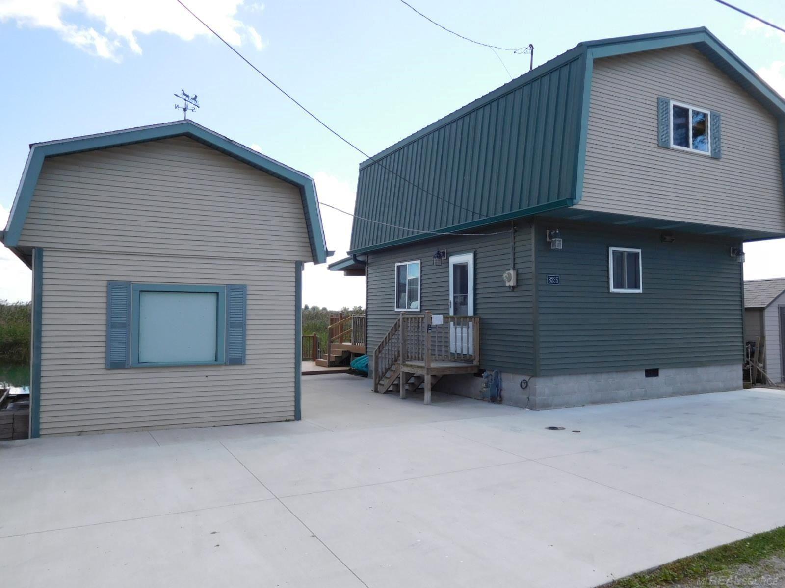 8235 Anchor Bay Dr — photo