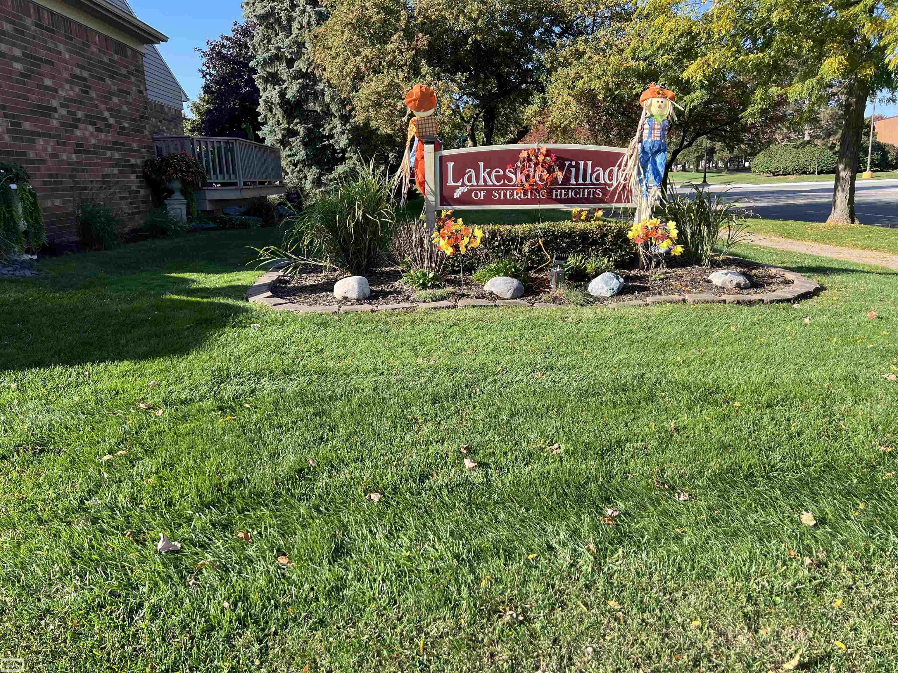 43642 Lakeview Blvd — photo