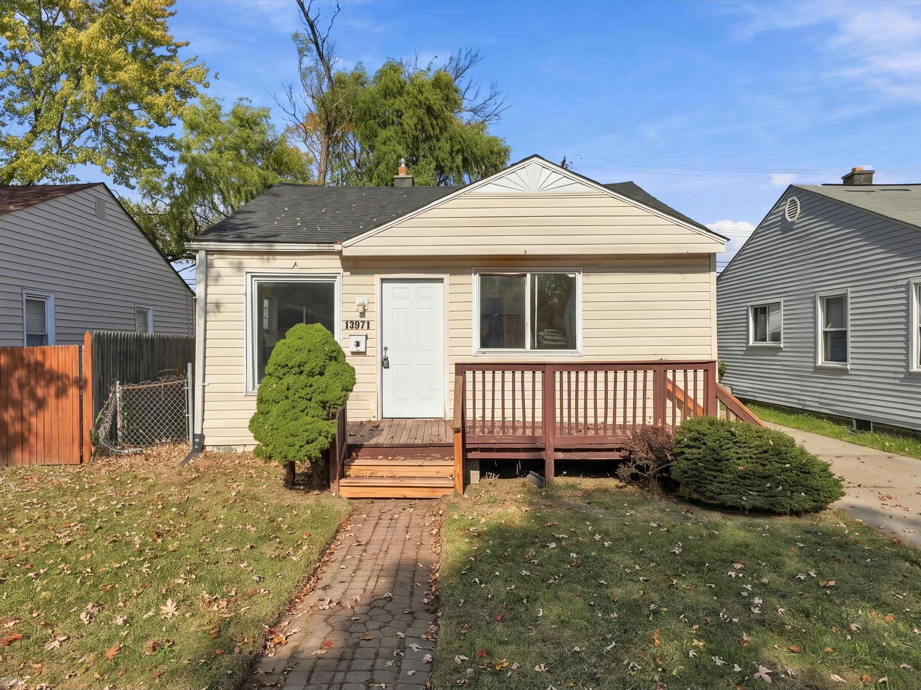 13971 Hobart Ave — photo