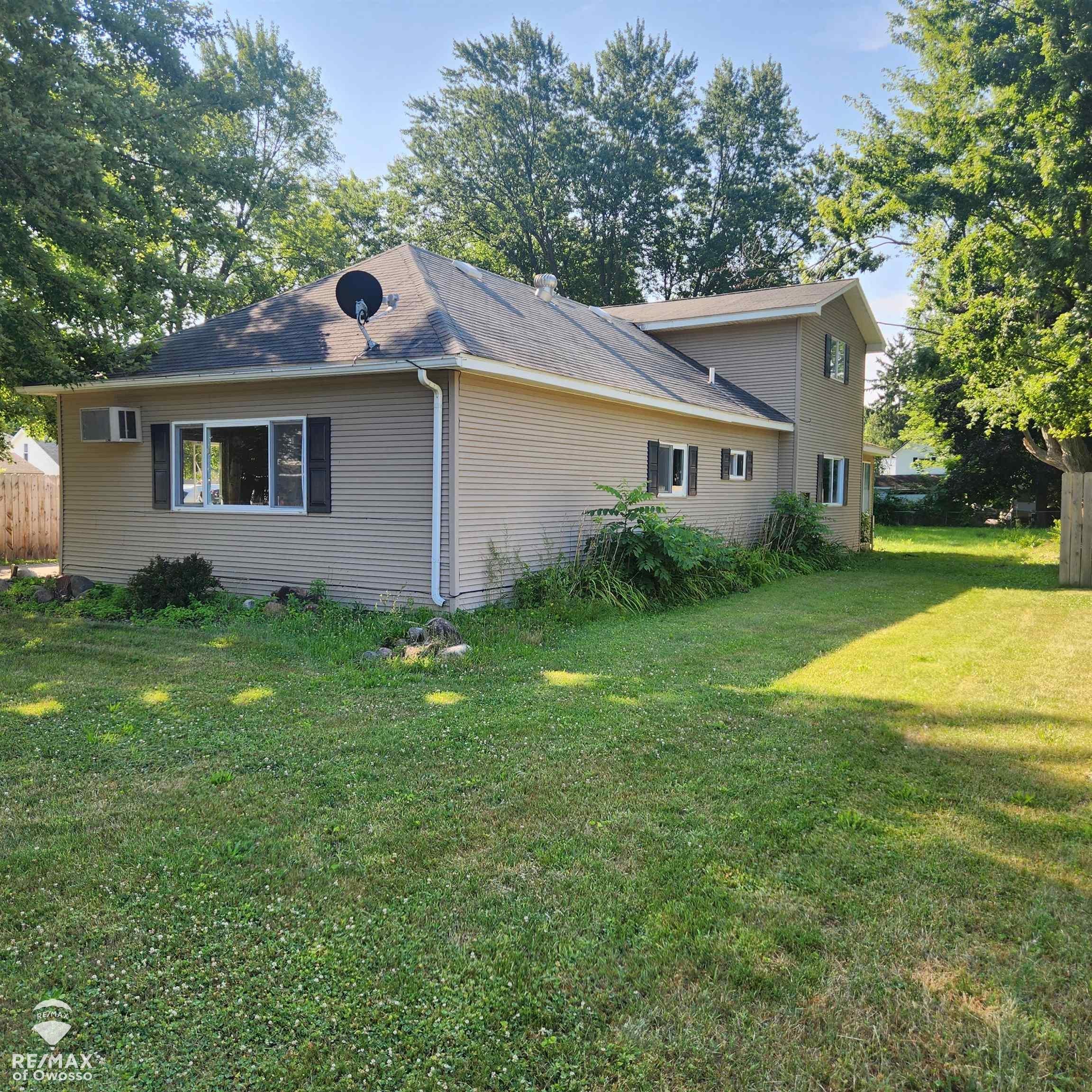 129 W Walnut Street — photo