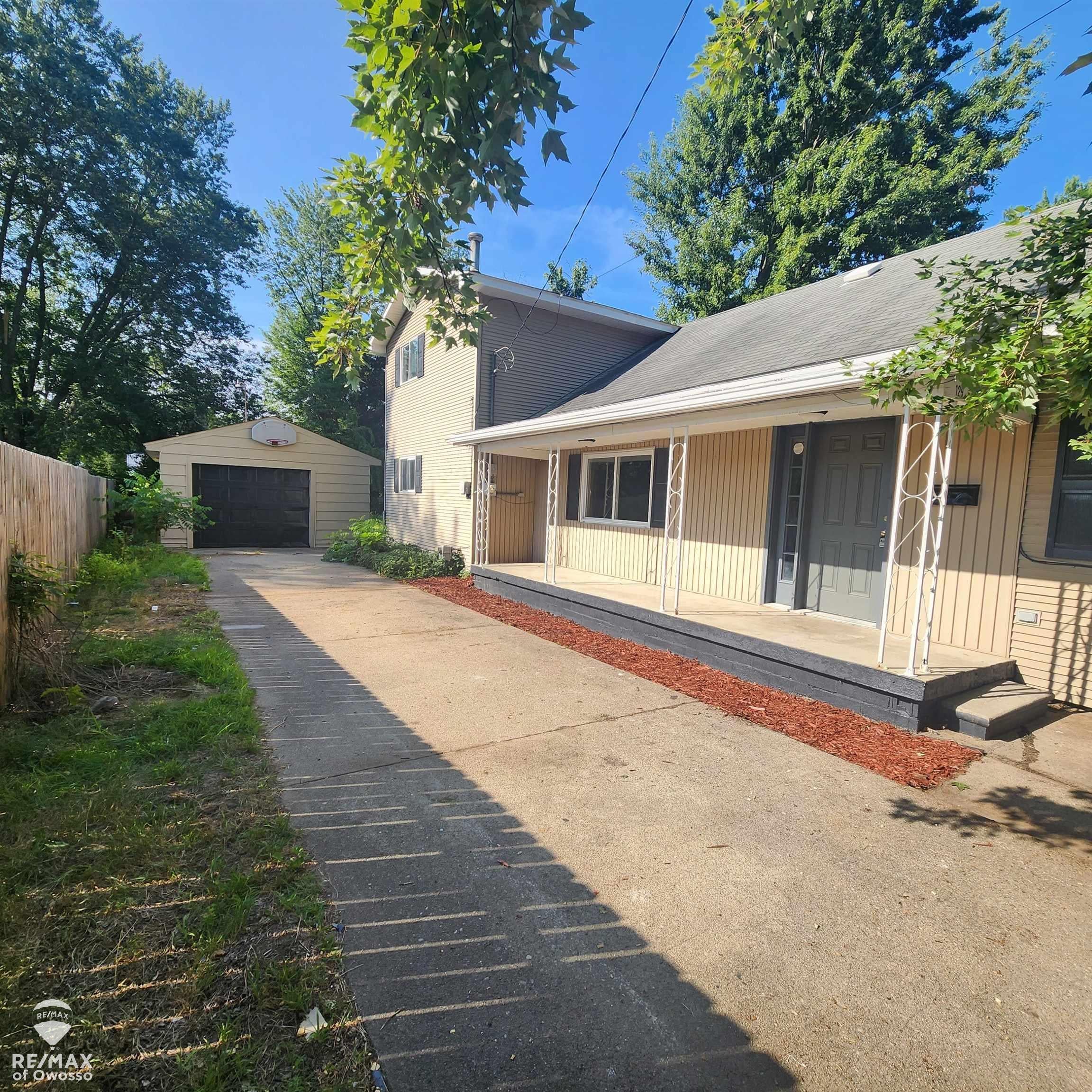 129 W Walnut Street — photo