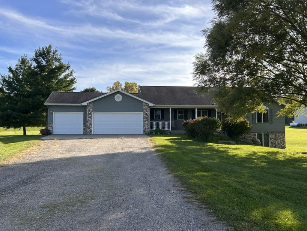 1021 Stone Oak — photo